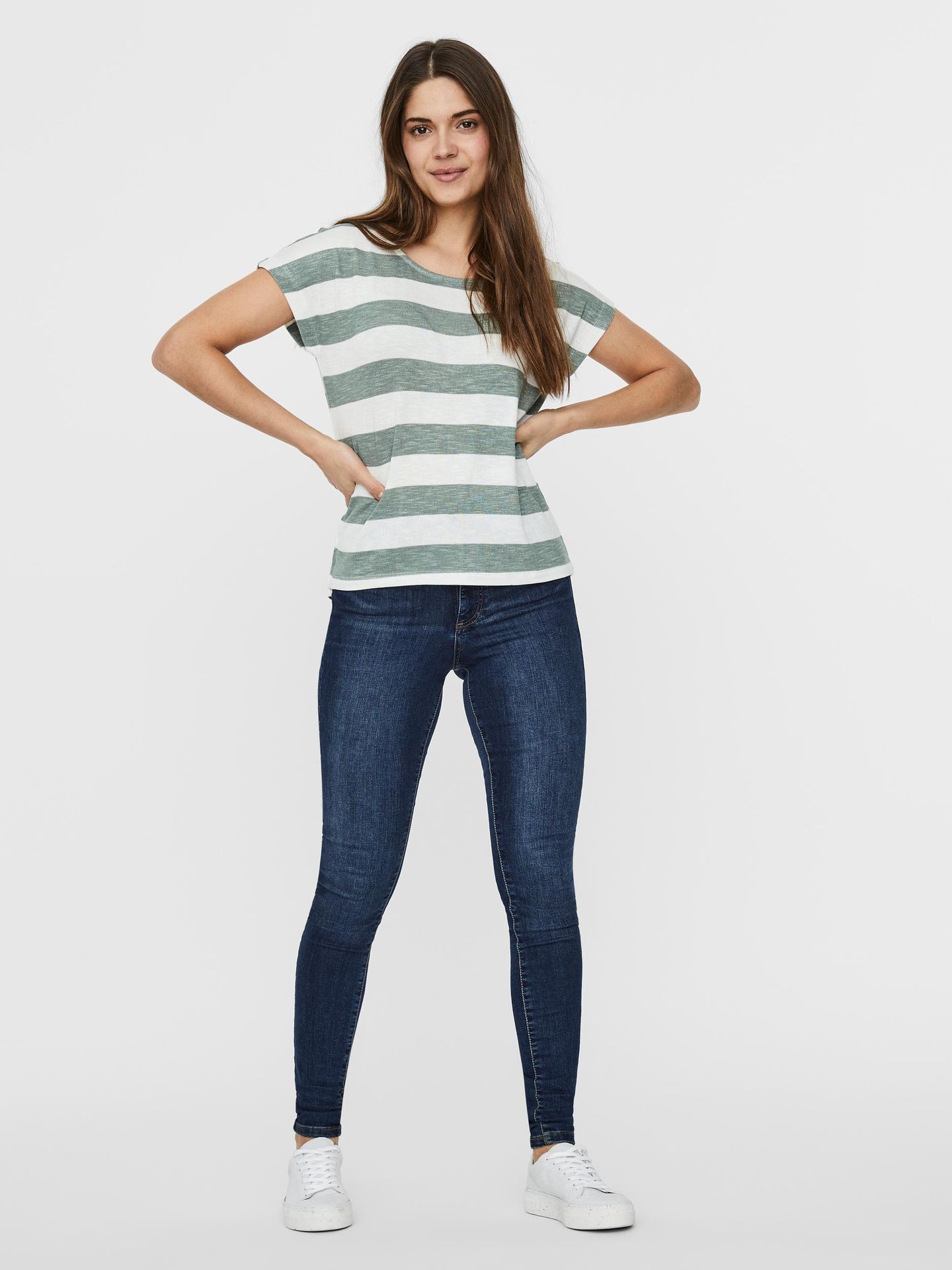 Vero Moda VMWIDE STRIPE S/L TOP GA NOOS - Laurel Wreath/SNOW Laurel Wreath/SNOW WHITE 2900125268034