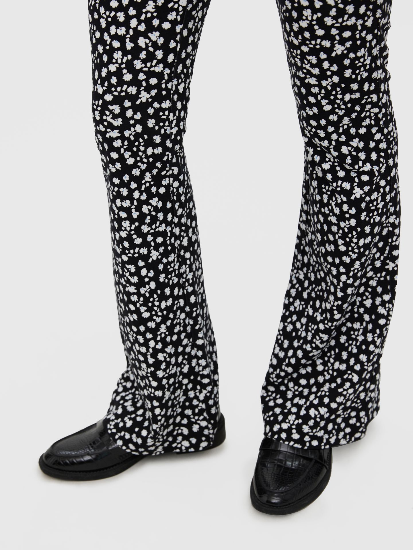 Vero Moda VMKAMMA NW FLARED JERSEY PRINT PANT - Black/MAJA S Black/MAJA SNOW WHITE 2900128099086