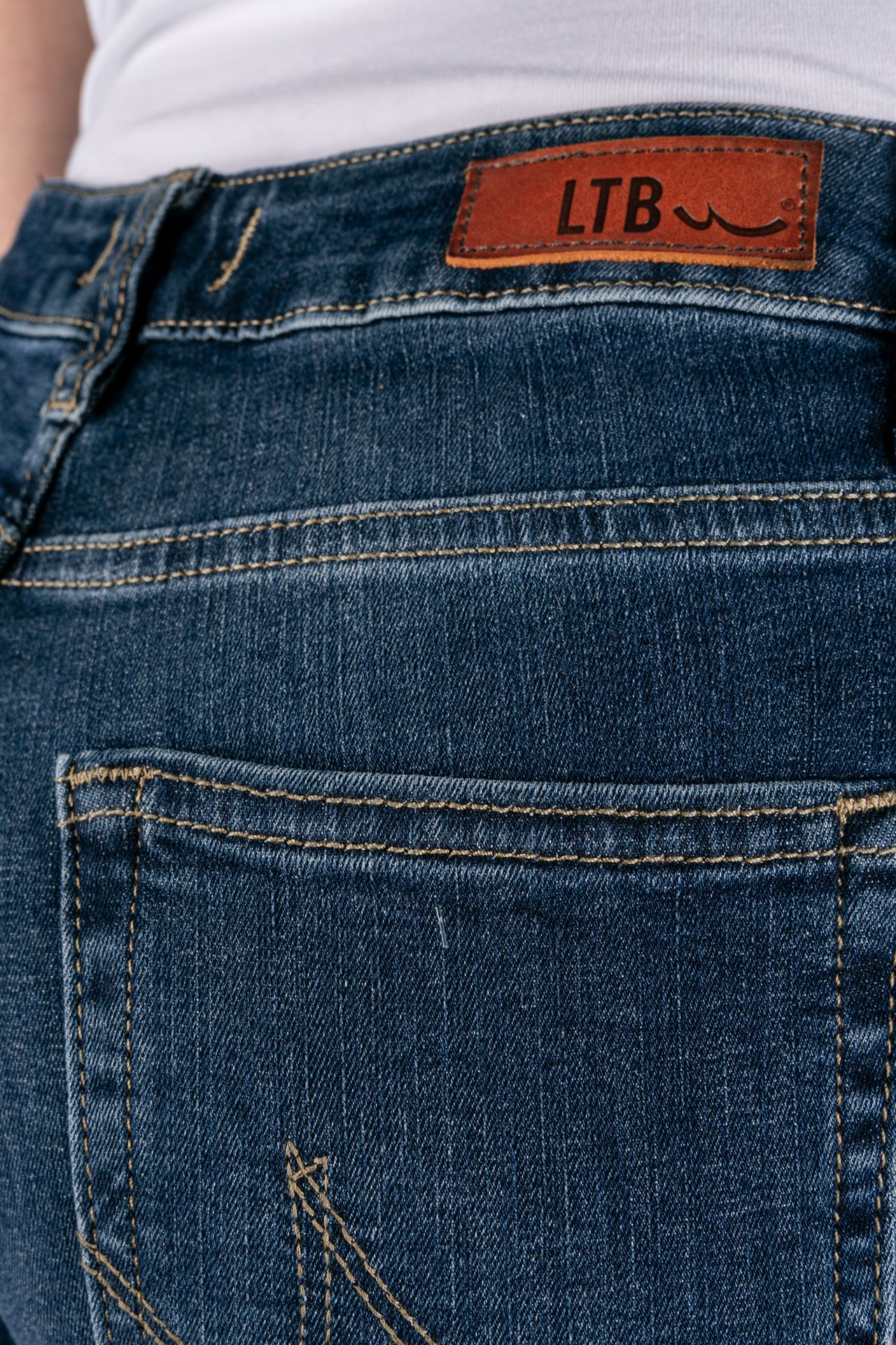 Ltb jeans Aspen y 51597 sian wash Donker Denim 2900130402317 Ltb jeans Aspen y 51597 sian wash Donker Denim 2900130402317