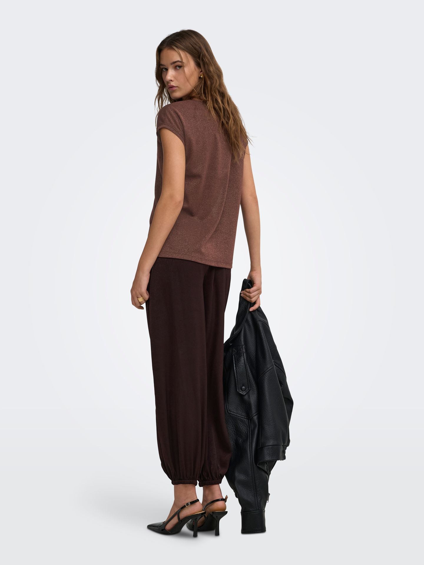 Only ONLSILVERY S/S V NECK LUREX TOP JRS Deep Mahogany/TONE IN TONE LUREX 2900168160036