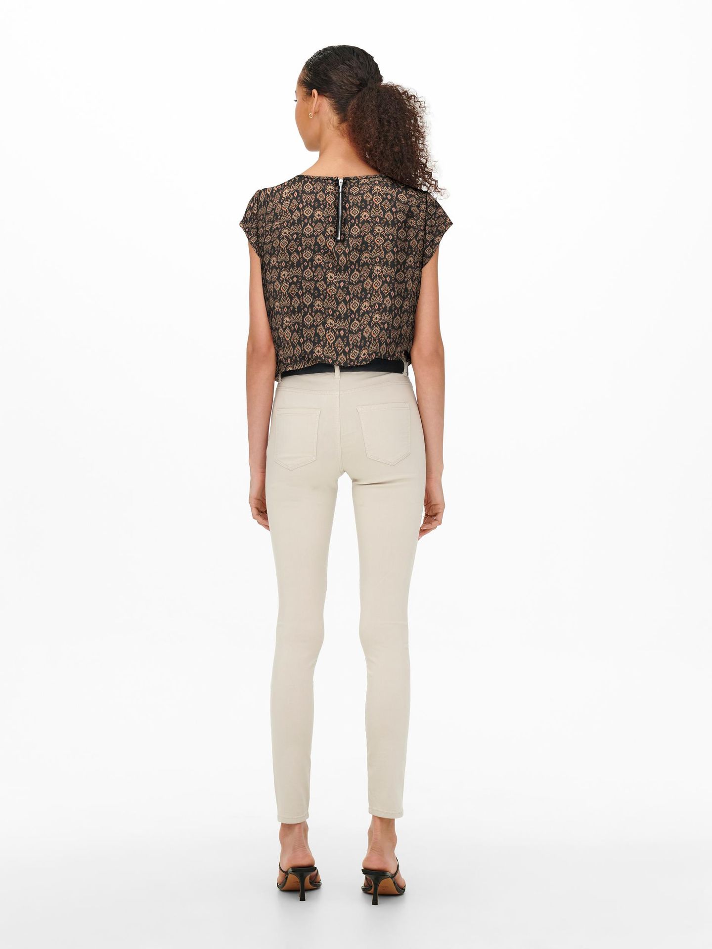Only ONLVIC S/S AOP TOP NOOS PTM Black/Dessert rider 00101962-EKA26011400001848