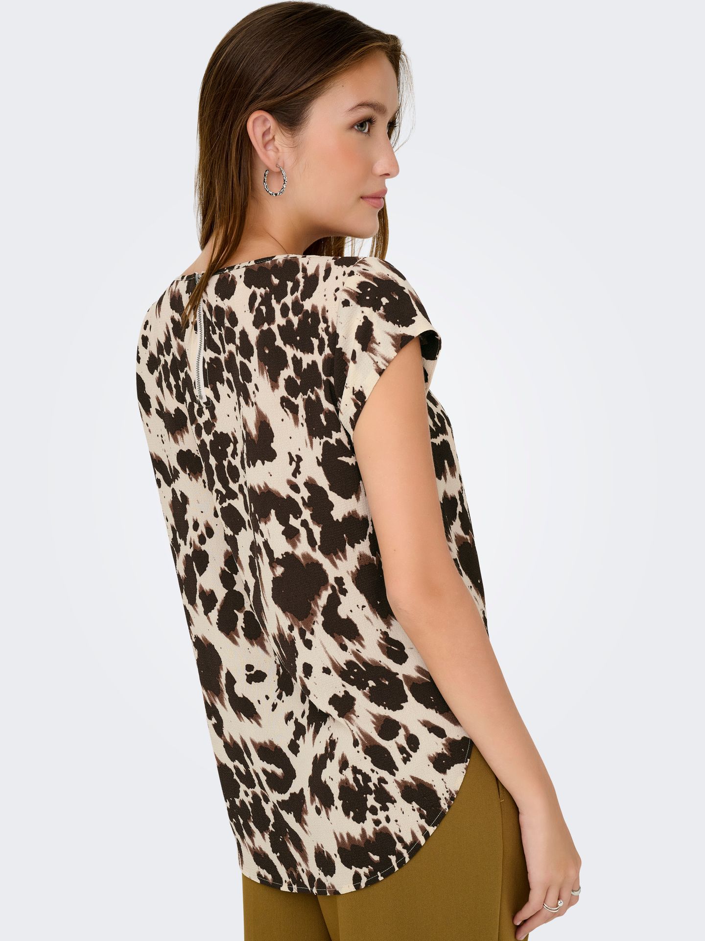 Only ONLVIC S/S AOP TOP NOOS PTM Black/Splassed cow 2900158403037