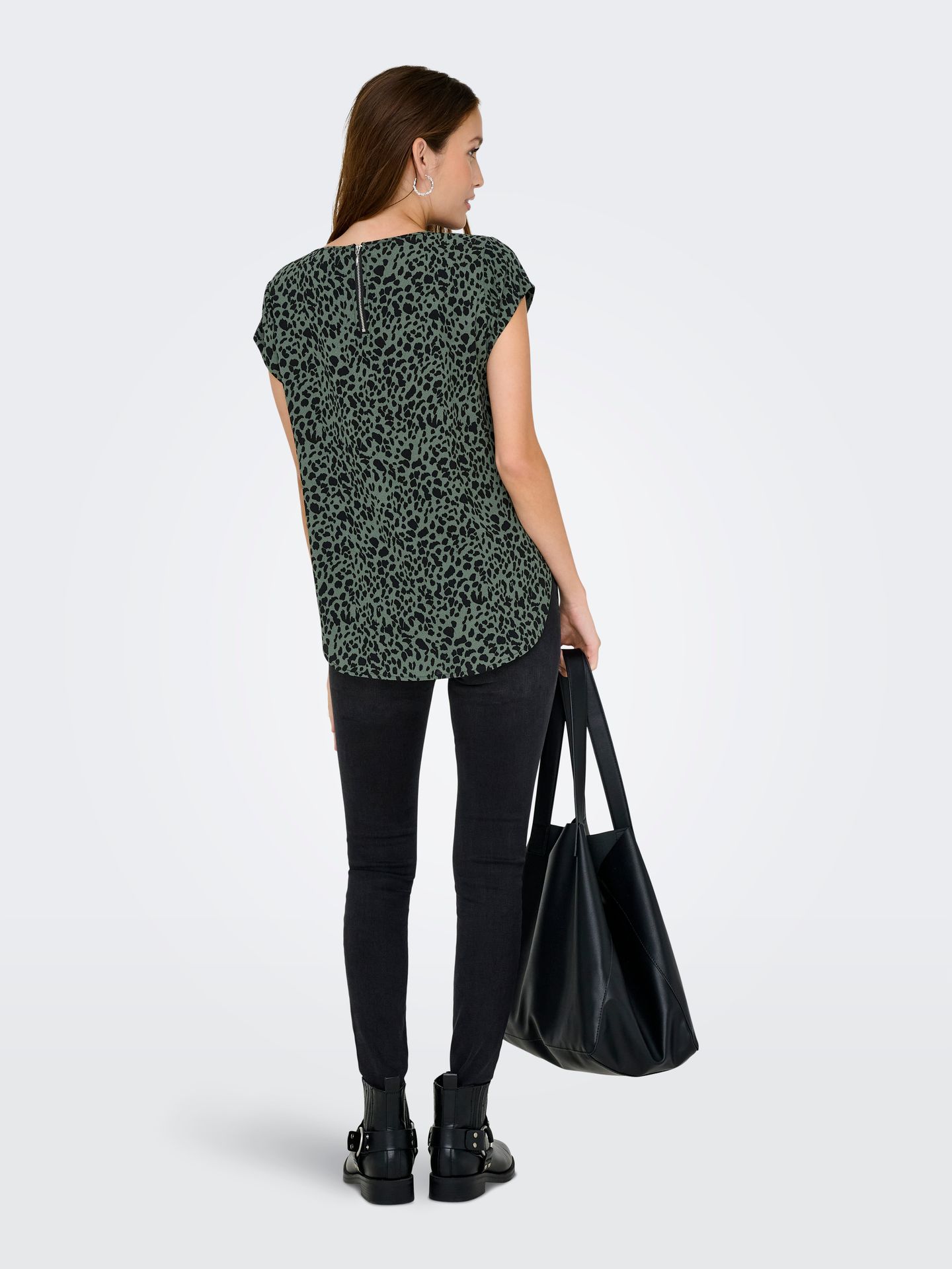 Only ONLVIC S/S AOP TOP NOOS PTM Laurel Wreath/BLACK ANIMAL 2900158405017