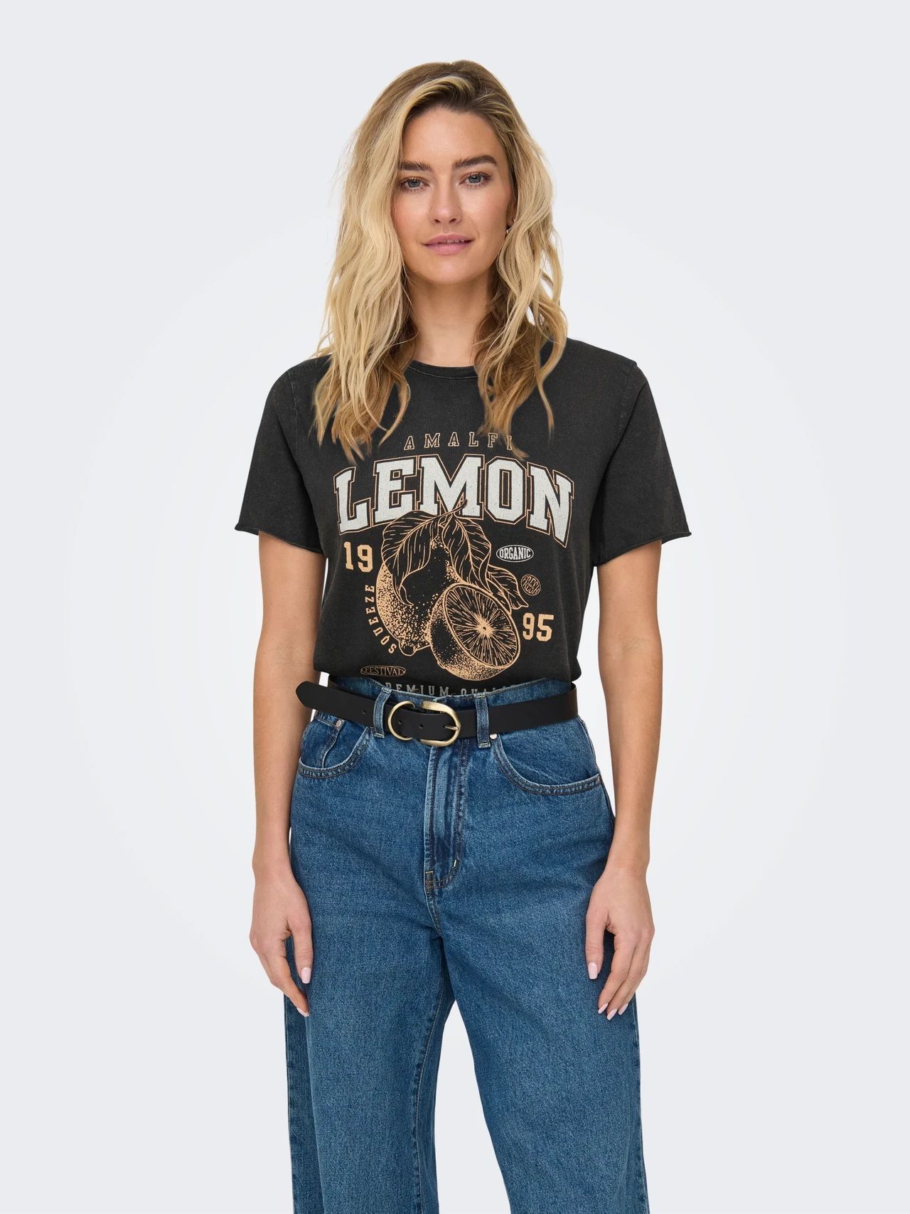 Only ONLLUCY REG S/S TOP JRS NOOS Black/GRAPHIC ATTITUDE 2900162797047