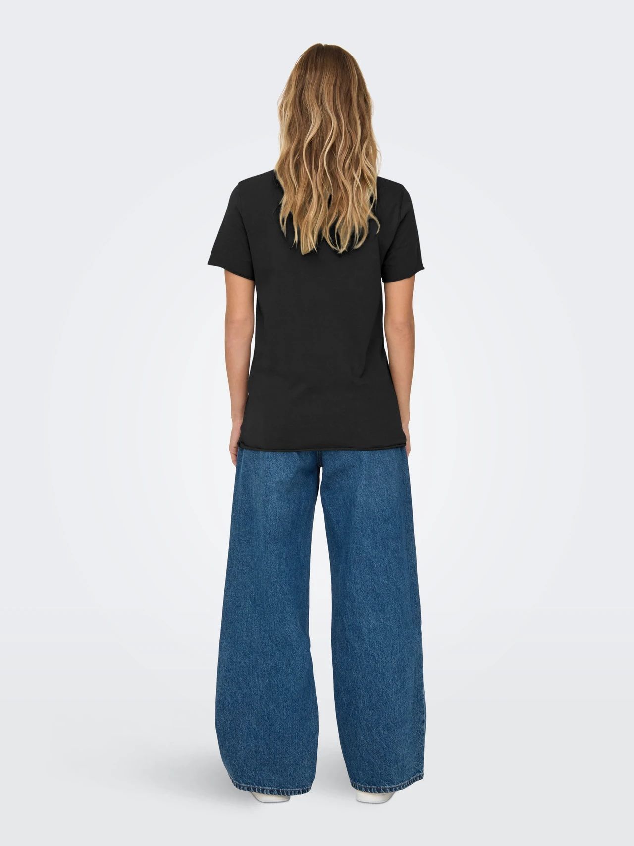 Only ONLLUCY REG S/S TOP JRS NOOS Black/GRAPHIC ATTITUDE 2900162797047