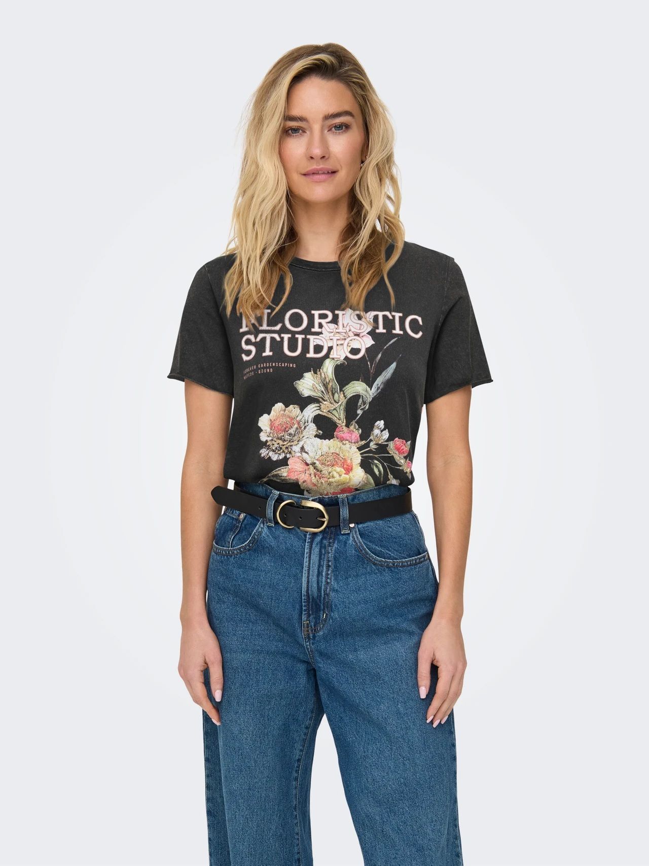 Only ONLLUCY REG S/S TOP JRS NOOS Black/Floristic studio 2900162795036