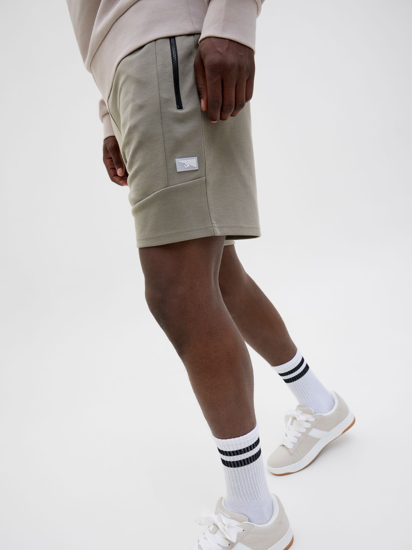 Jack & Jones JPSTAIR SWEAT SHORTS BEX SN Smokey Olive 2900156257021