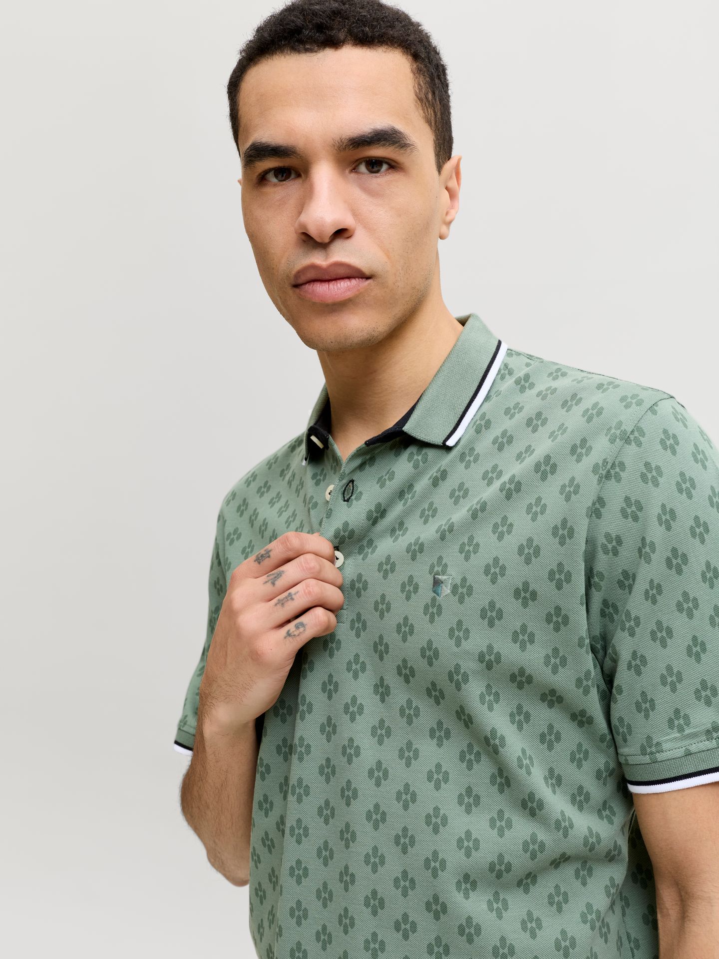 Jack & Jones JPRPAULOS PLAY AOP BLU. SS POLO Laurel Wreath 2900165939055