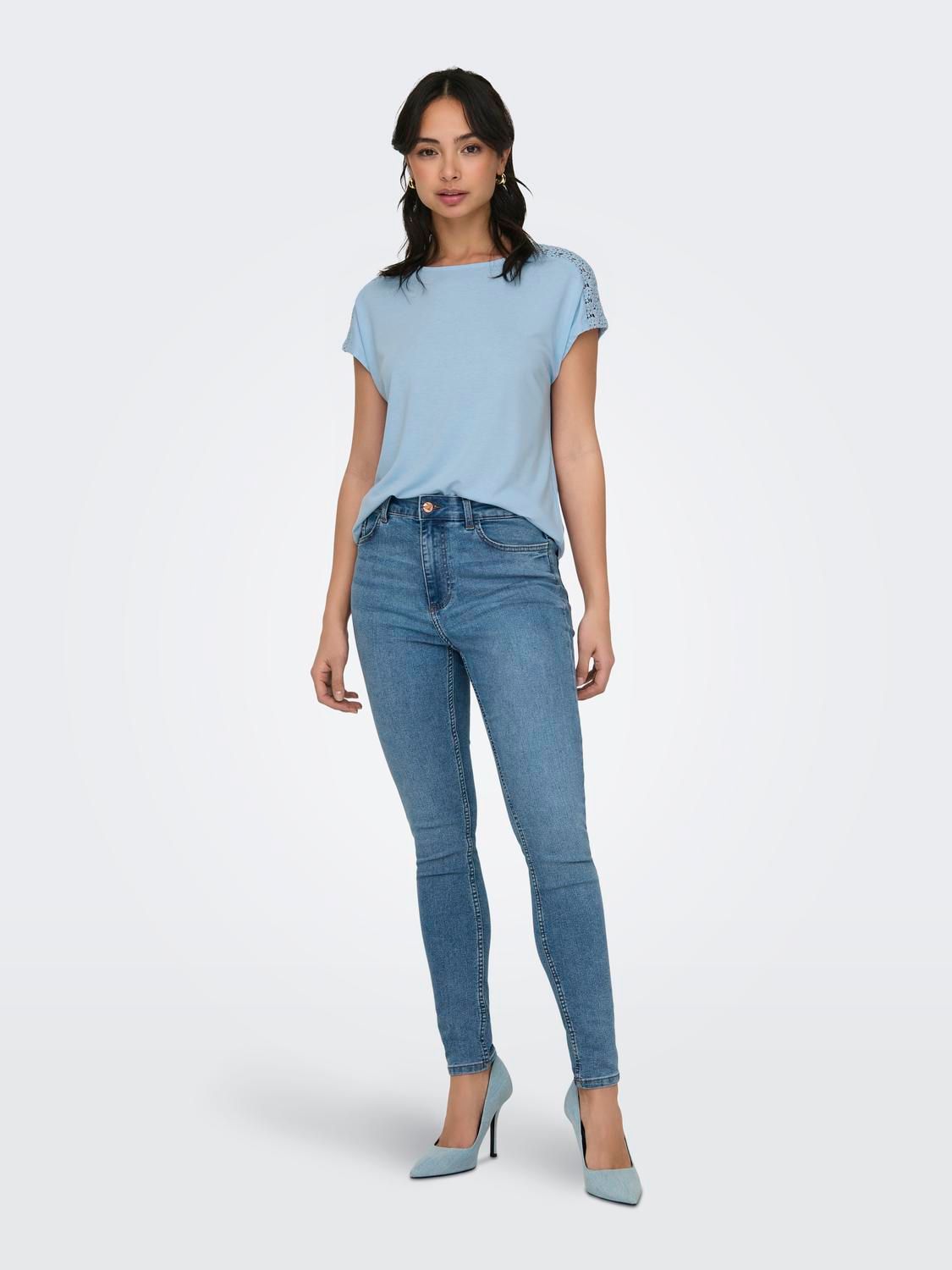 Only ONLTHEA LIFE S/S LACE MIX TOP JRS Clear Sky 2900147889019 Only ONLTHEA LIFE S/S LACE MIX TOP JRS Clear Sky 2900147889019