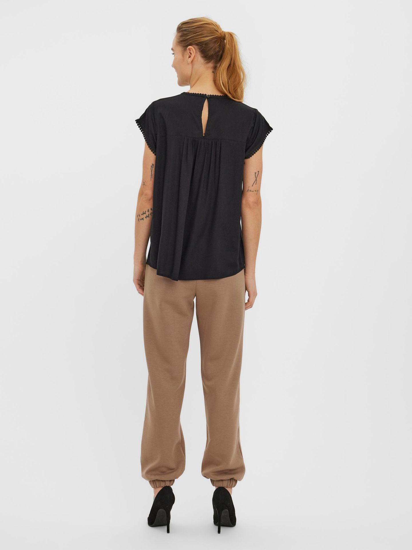 Vero Moda VMDEBBIE PLEAT S/L TOP GA NOOS Black 2900139926029
