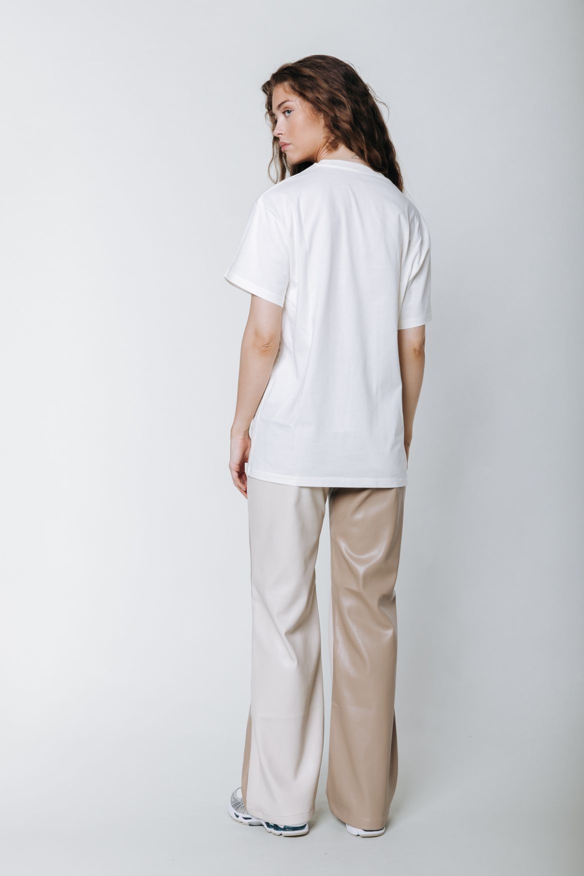 Colourful Rebel Motel Muse Loosefit Tee 112 off white 2900140144023 Colourful Rebel Motel Muse Loosefit Tee 112 off white 2900140144023