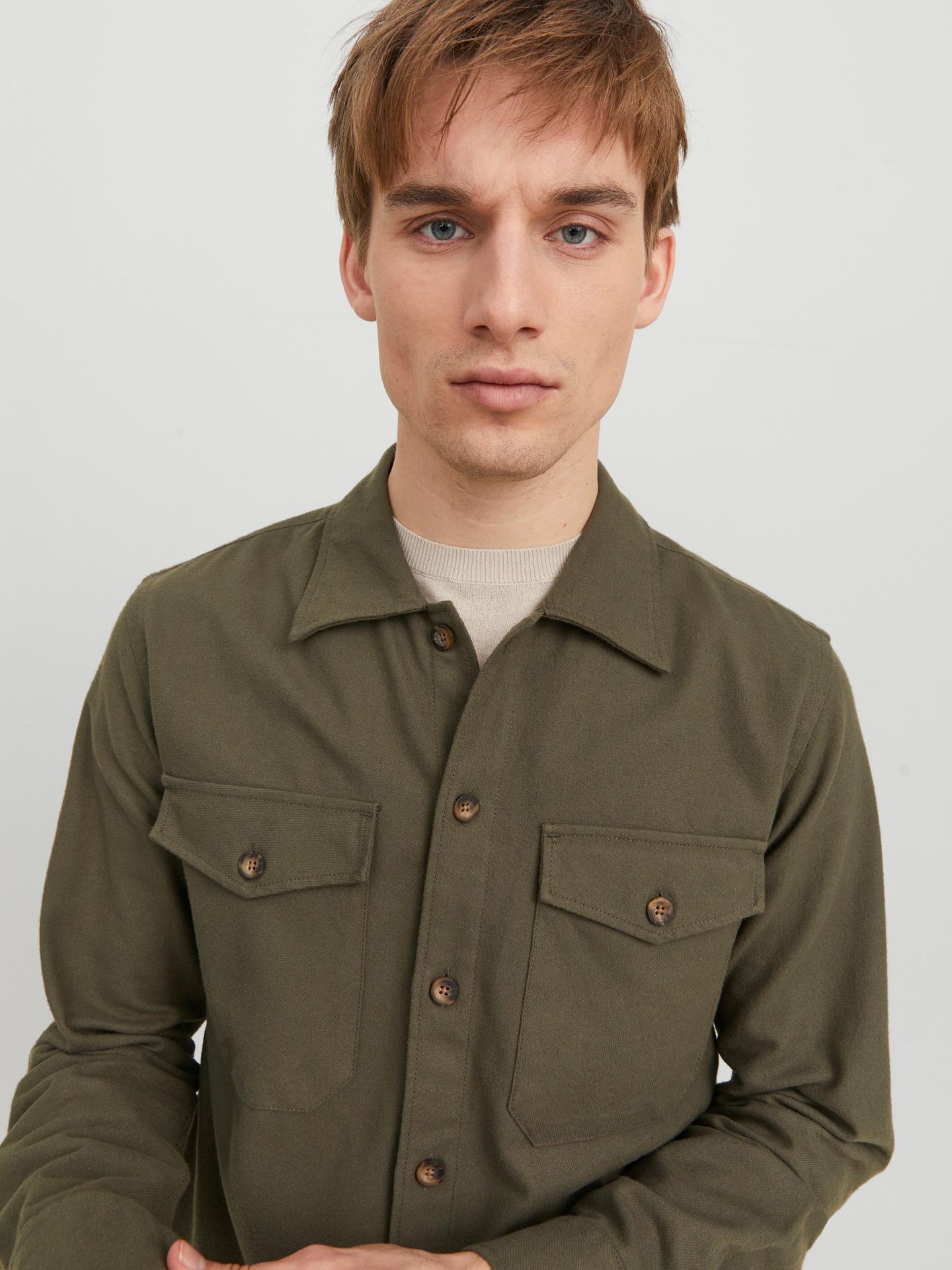 Jack & Jones JJEEDDIE OVERSHIRT LS NOOS Dusty Olive/SOLID 2900140949017 Jack & Jones JJEEDDIE OVERSHIRT LS NOOS Dusty Olive/SOLID 2900140949017