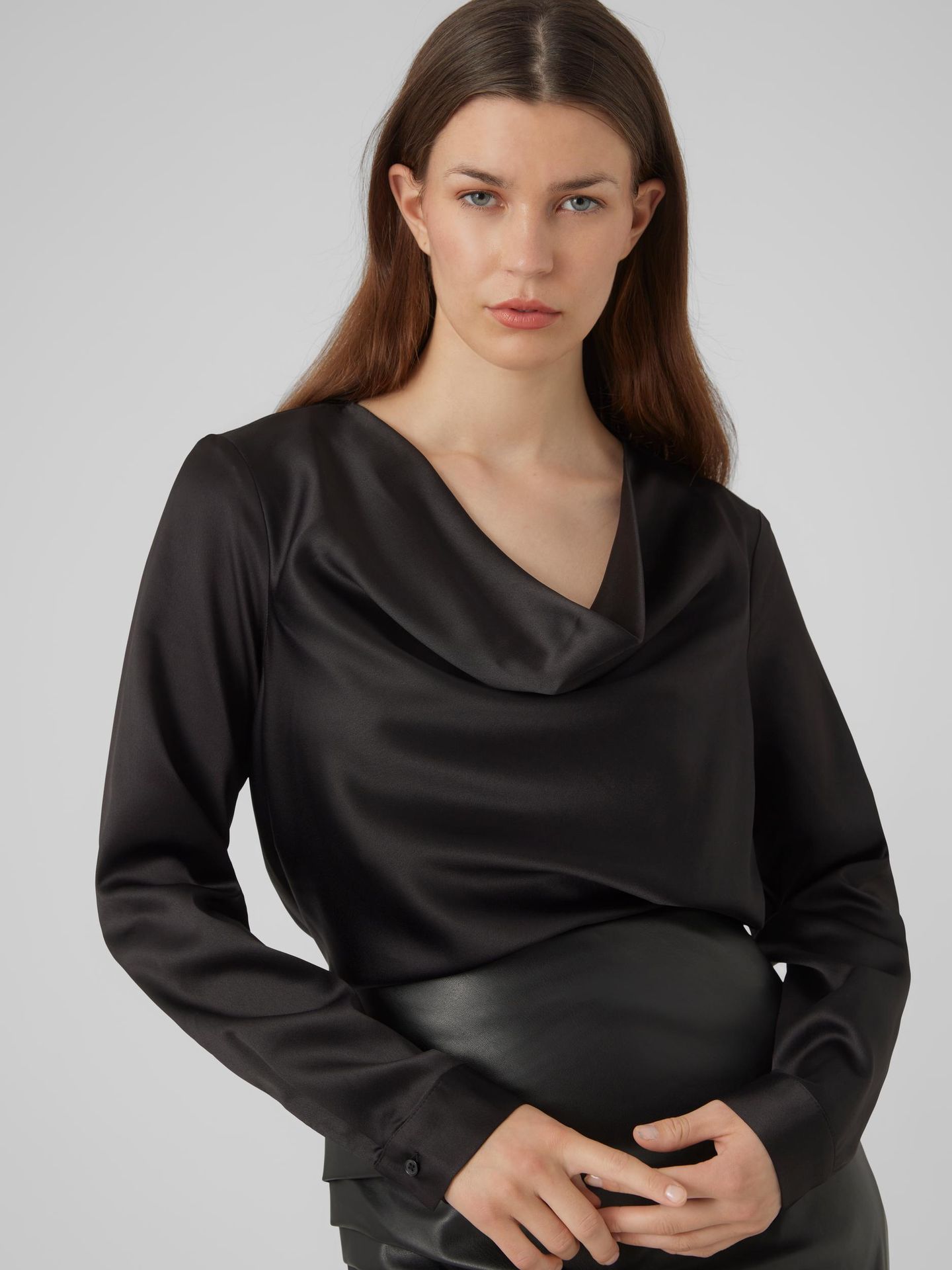 Vero Moda VMMERLE LS WATERFALL TOP WVN GA Black 2900141318034