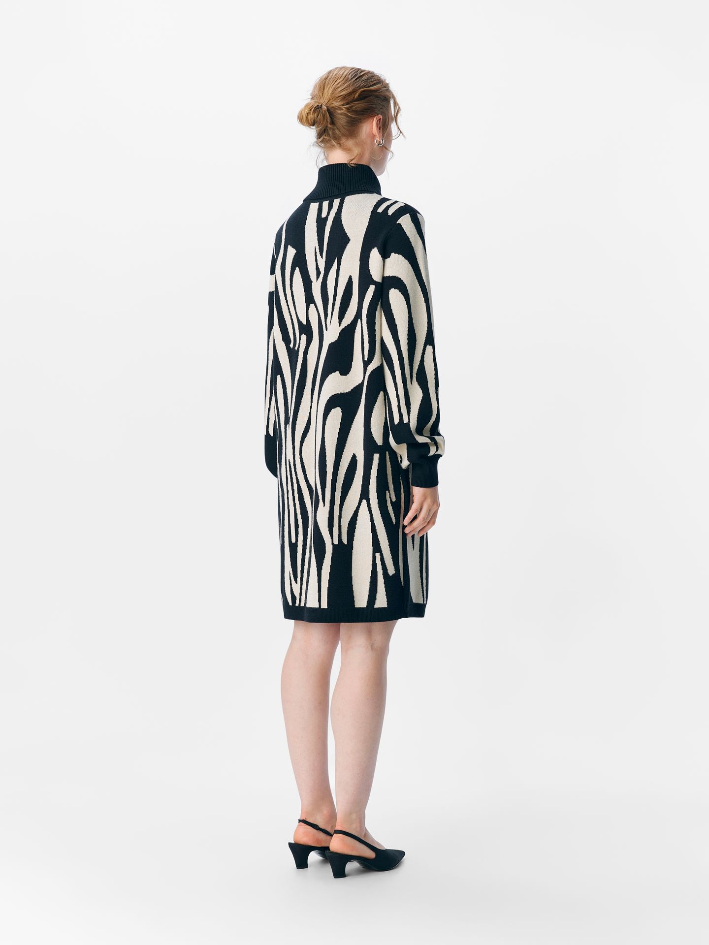 Object OBJRAY L/S KNIT ROLLNECK DRESS AOP Black/SANDSHELL ANIMAL 2900159573029