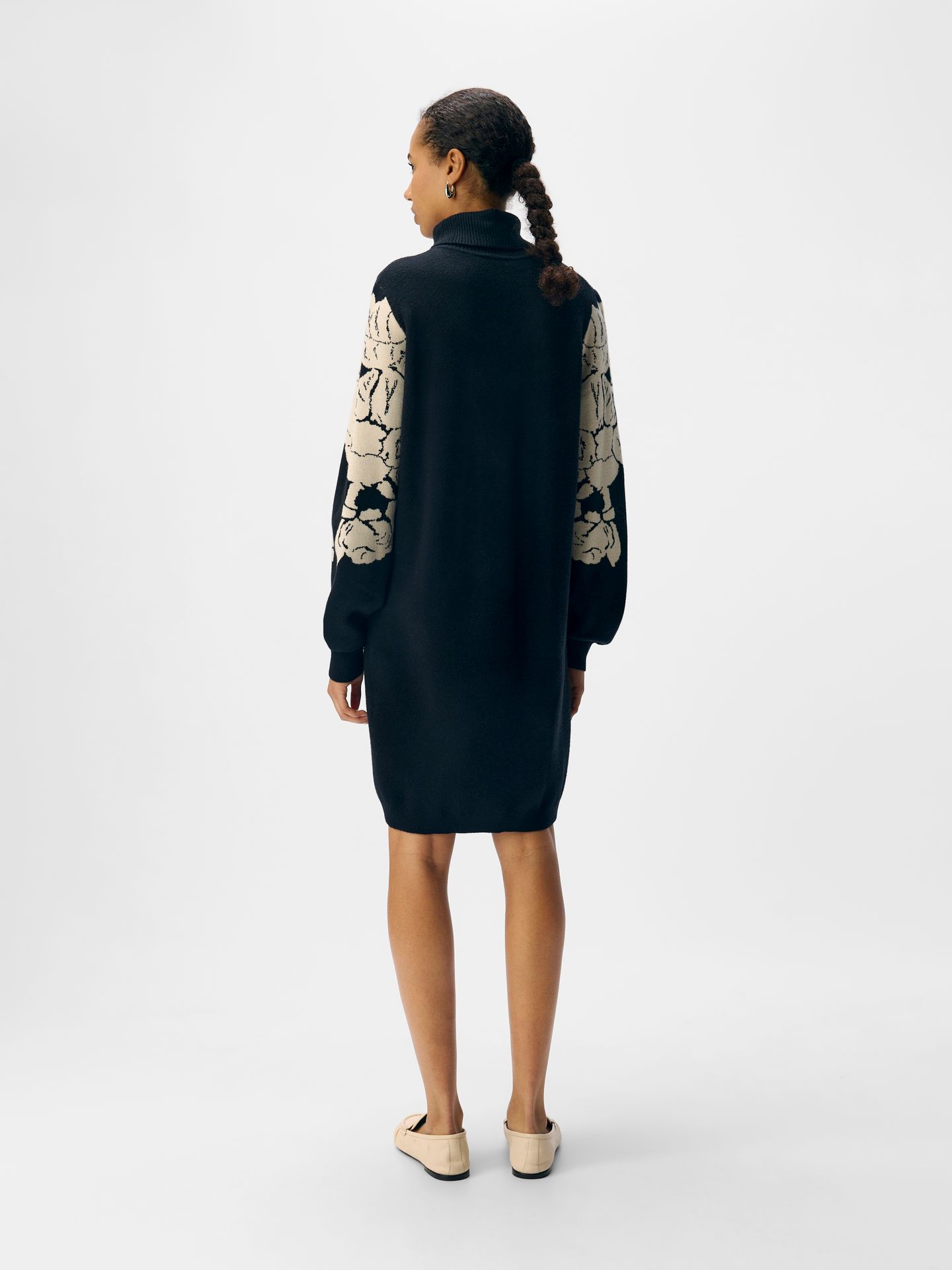 Object OBJRAY L/S KNIT ROLLNECK DRESS AOP Black/Sandshell flowers 2900158873052