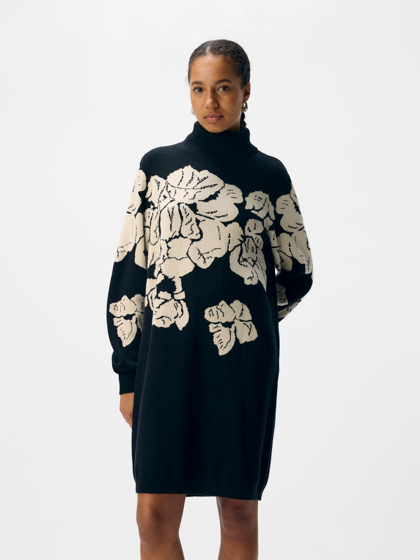 Object OBJRAY L/S KNIT ROLLNECK DRESS AOP Black/Sandshell flowers 2900158873052
