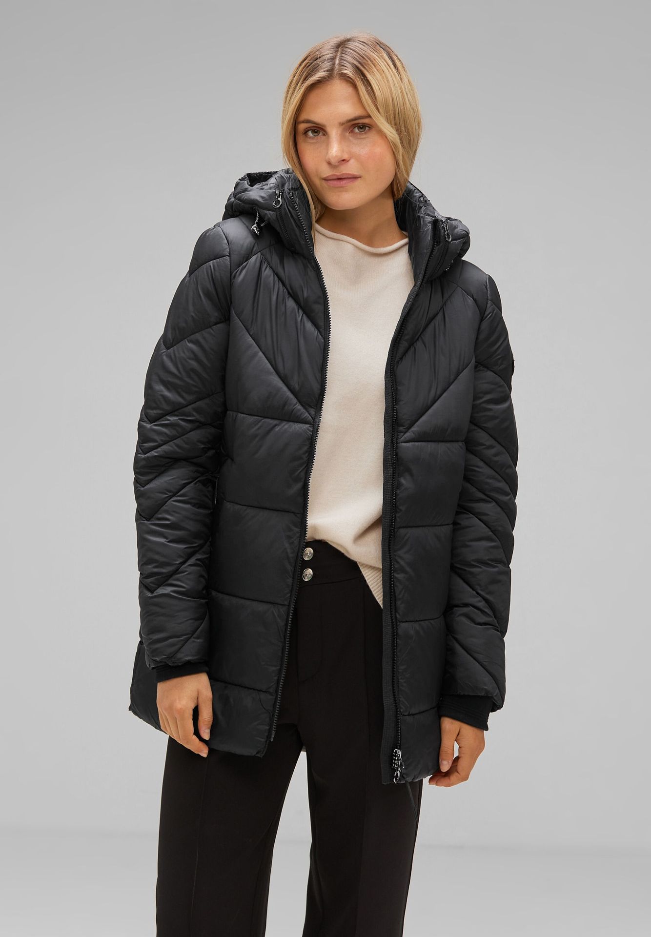 Padded mid lenght jacket