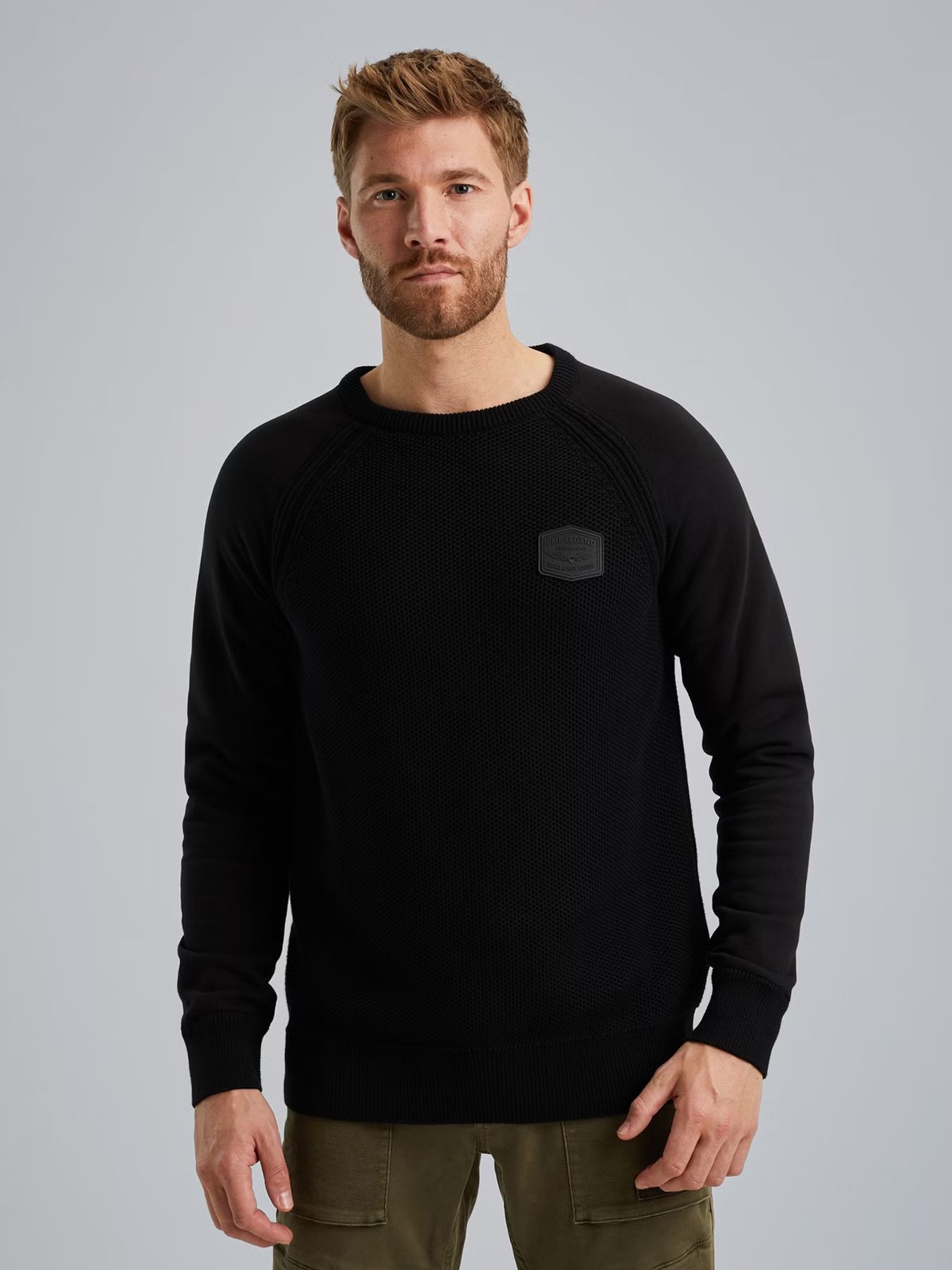 R-neck knit sweat combination