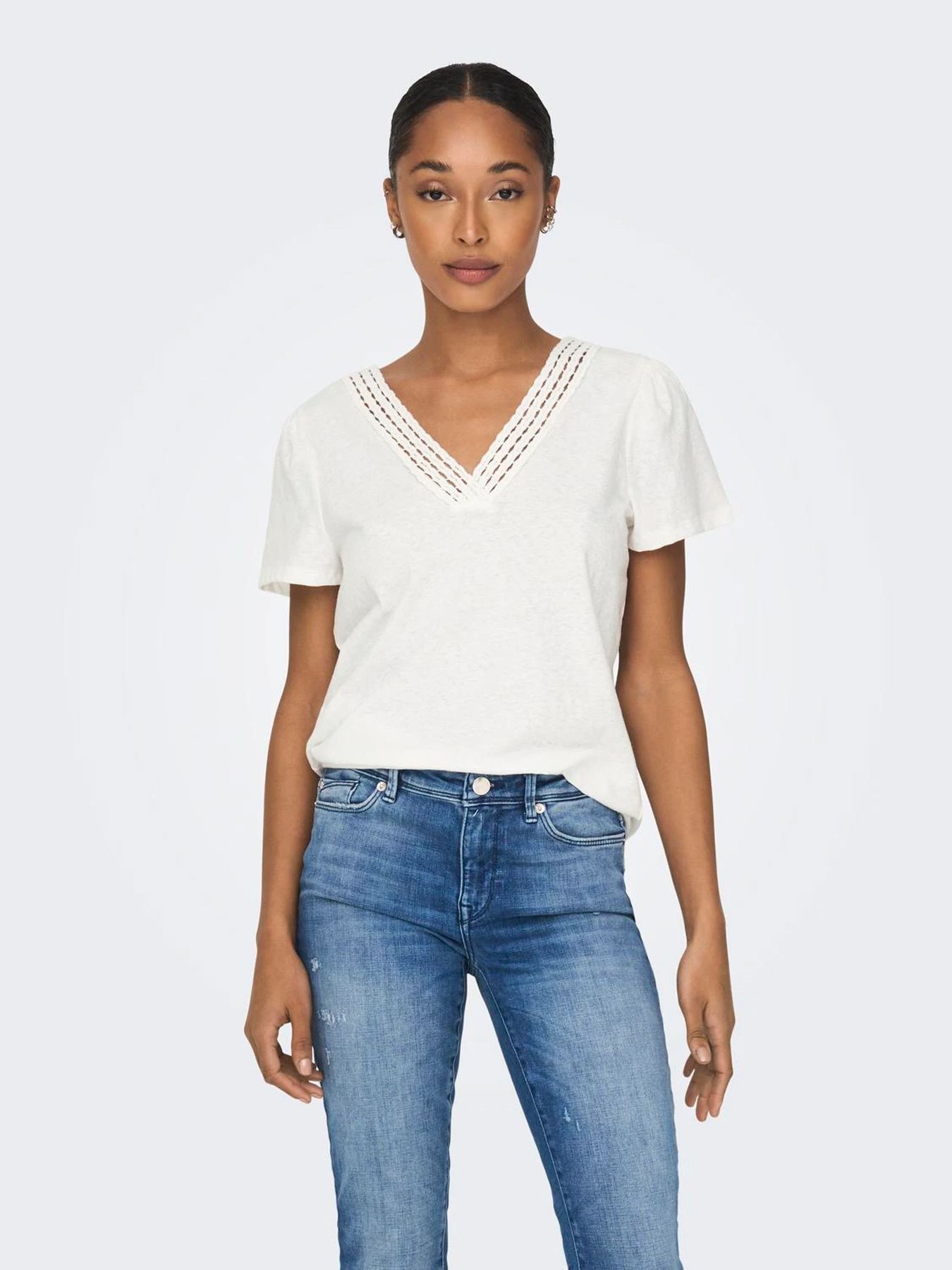 Only ONLBENITA S/S V-NECK TOP JRS Cloud Dancer 2900146930026 Only ONLBENITA S/S V-NECK TOP JRS Cloud Dancer 2900146930026