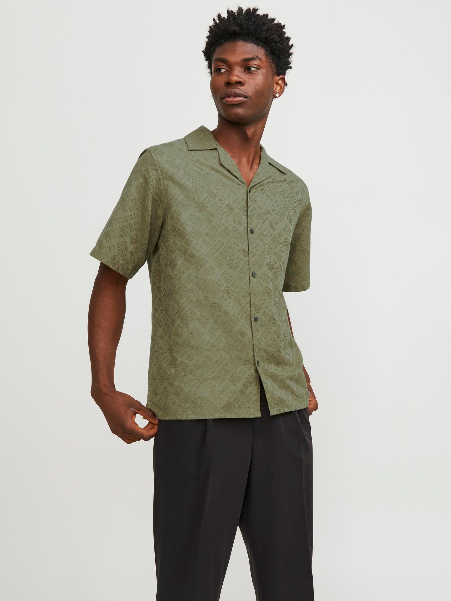 Jack & Jones JPRBLUOREGON JACQUARD RESORT SHIRT Aloe/RELAXED FIT 2900147148031 Jack & Jones JPRBLUOREGON JACQUARD RESORT SHIRT Aloe/RELAXED FIT 2900147148031