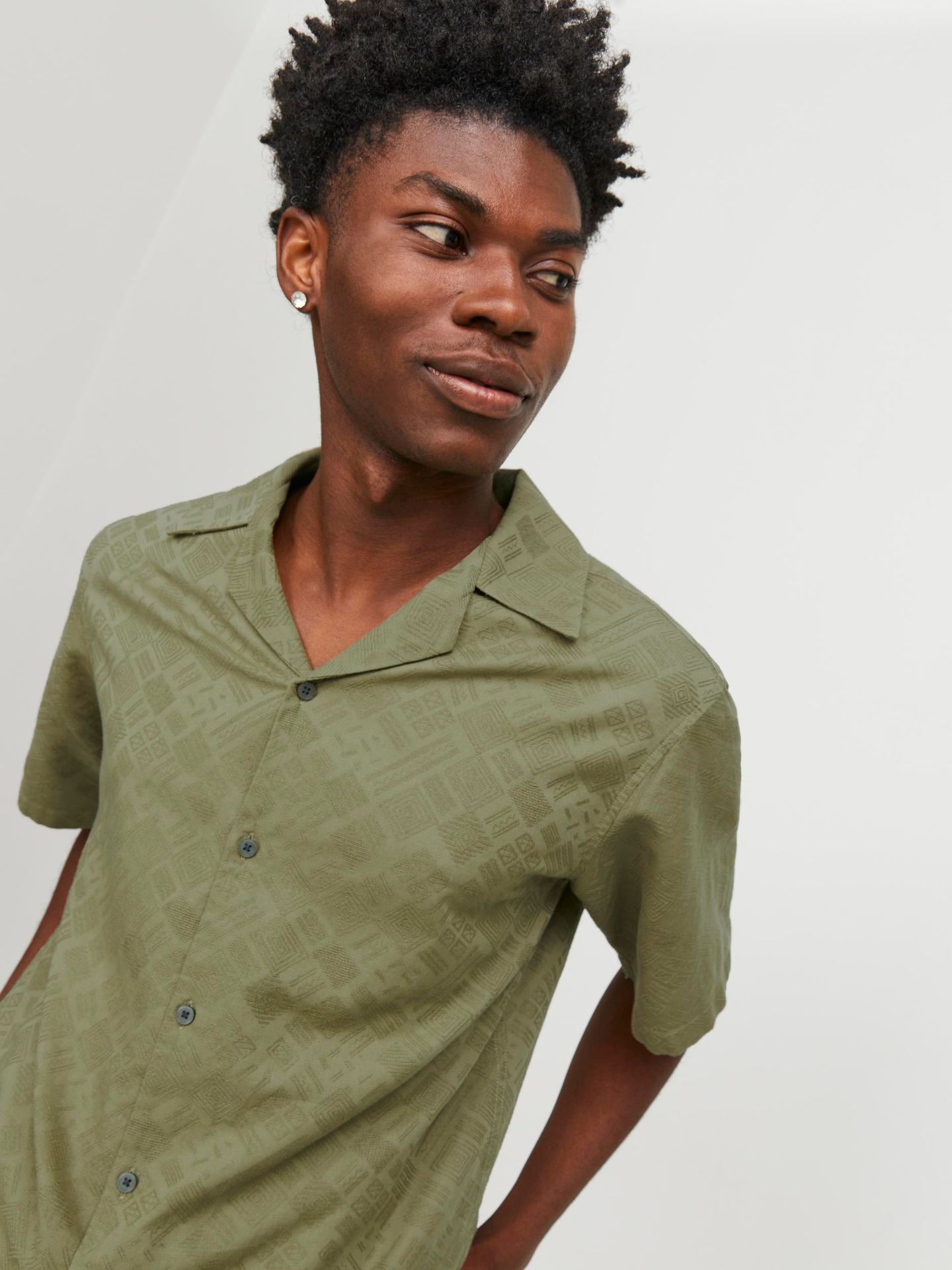 Jack & Jones JPRBLUOREGON JACQUARD RESORT SHIRT Aloe/RELAXED FIT 2900147148031 Jack & Jones JPRBLUOREGON JACQUARD RESORT SHIRT Aloe/RELAXED FIT 2900147148031