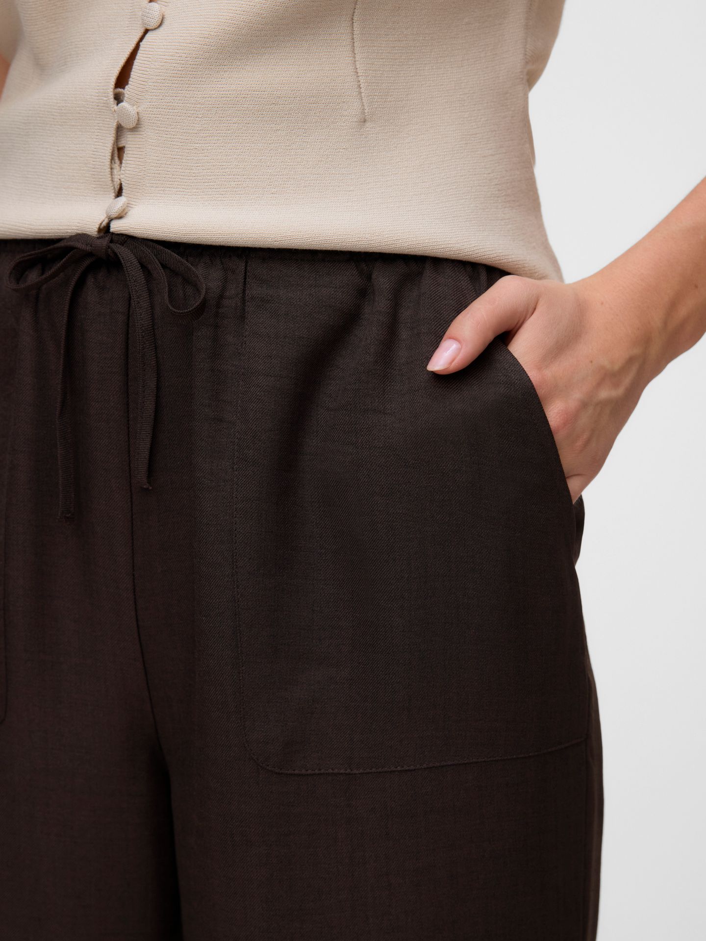 Vero Moda VMMELANEY HW LOOSE PANT WVN GA NOOS Chocolate Torte 2900167992034