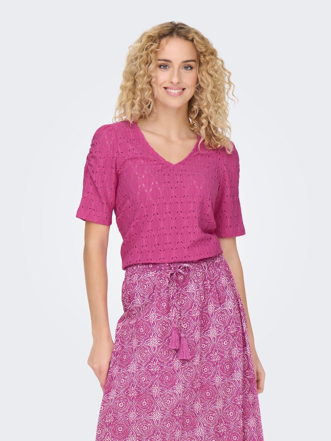 Only ONLROSA S/S V-NECK PUFF TOP JRS Raspberry Rose 2900147994027 Only ONLROSA S/S V-NECK PUFF TOP JRS Raspberry Rose 2900147994027