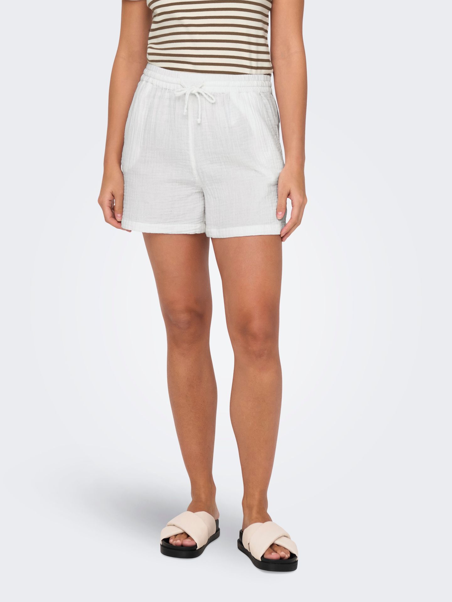 Only ONLTHYRA SHORTS NOOS WVN Cloud Dancer 2900153566027