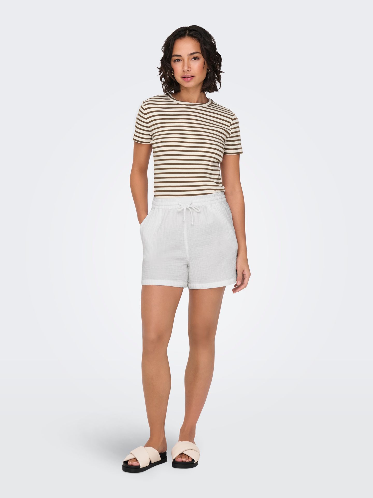 Only ONLTHYRA SHORTS NOOS WVN Cloud Dancer 2900153566058