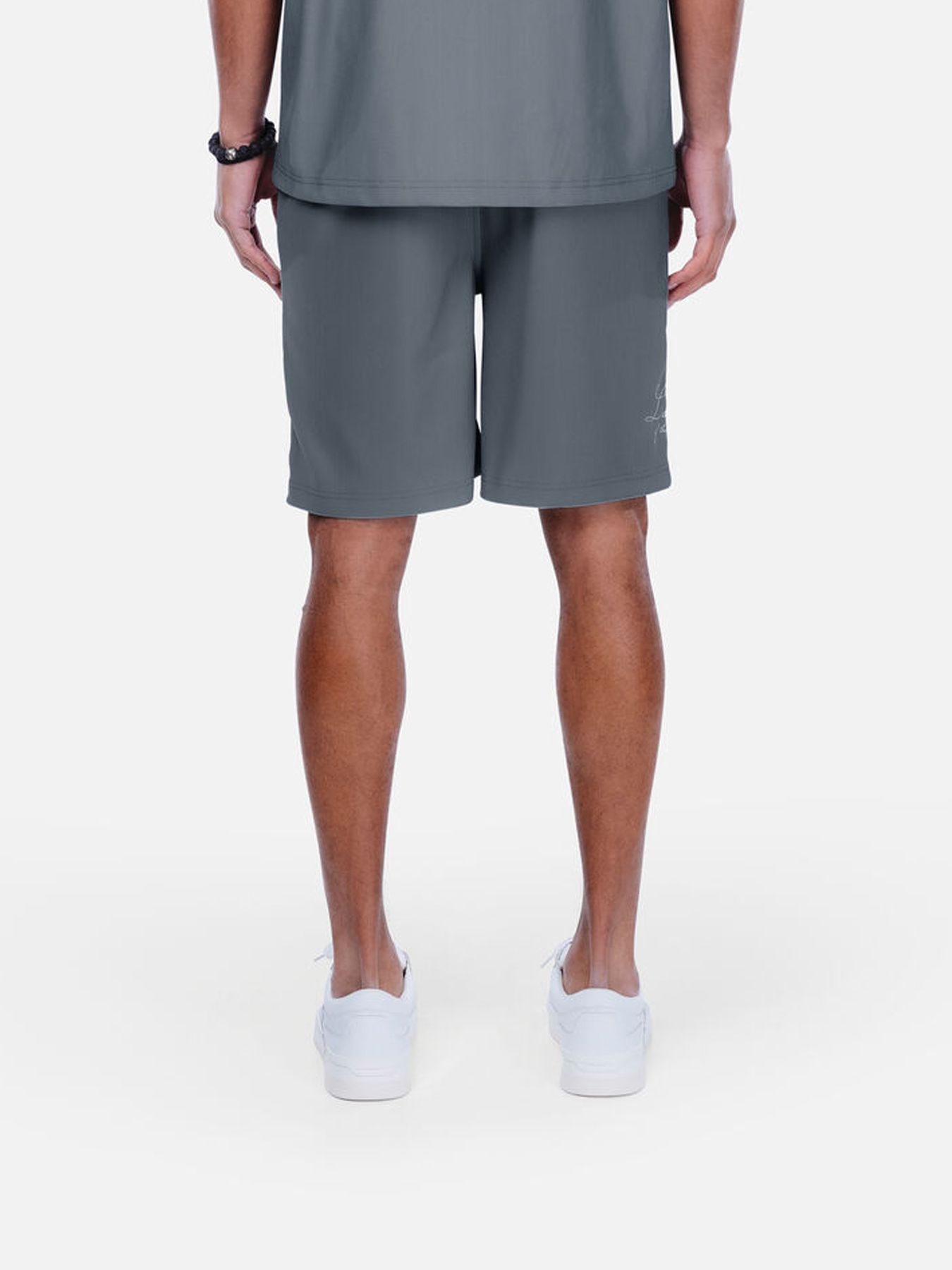 Off The Pitch Double script short Stormy weather 2900148091039