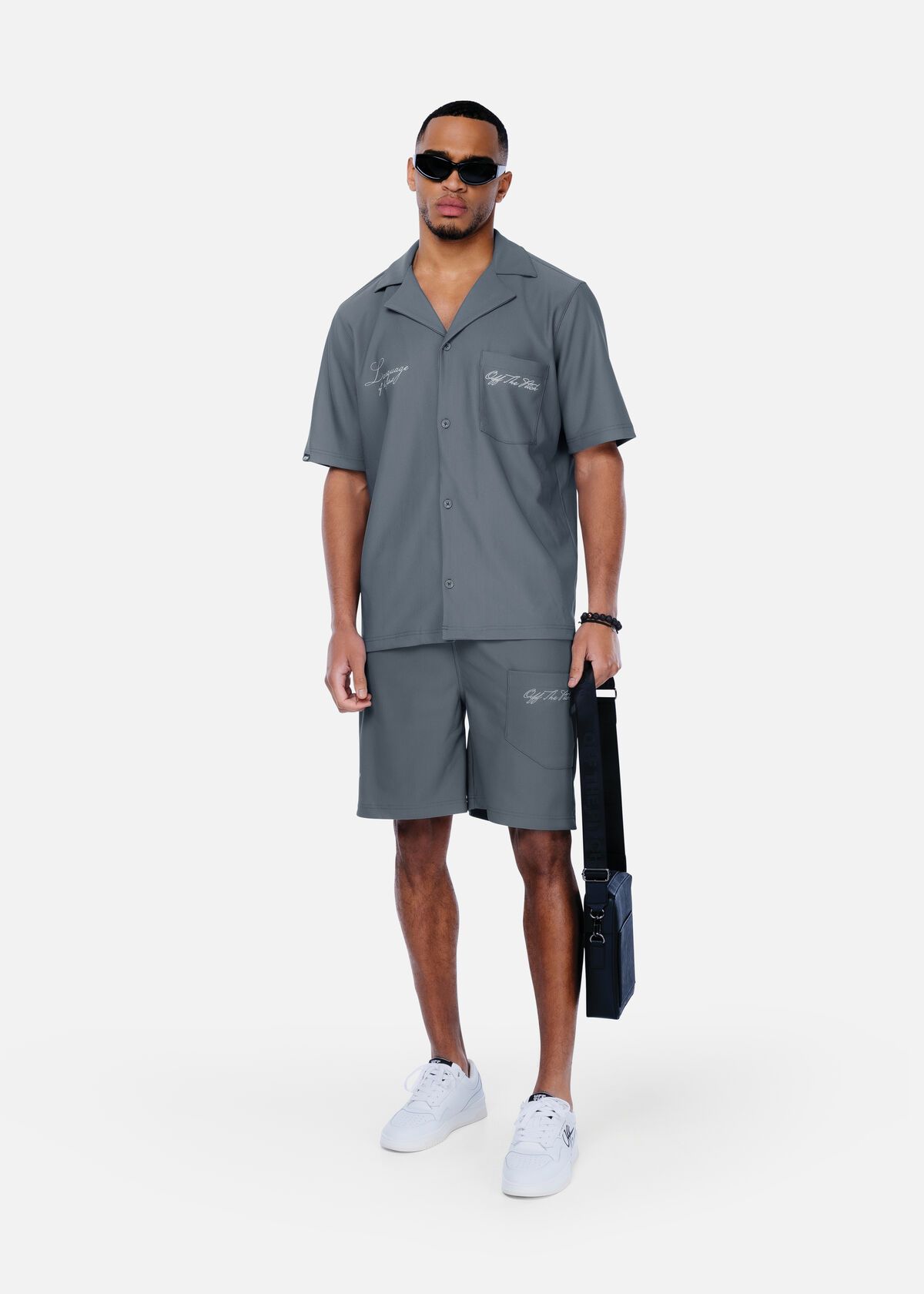 Off The Pitch Double script short Stormy weather 2900148091039