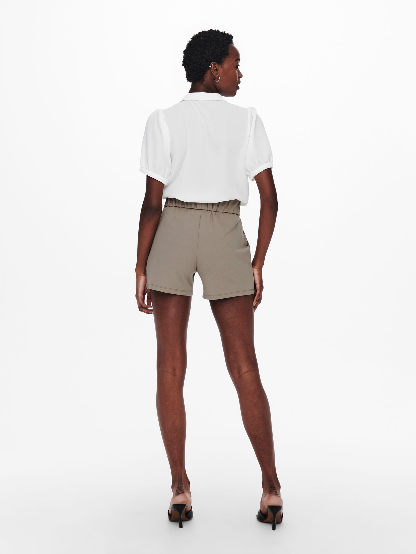 JDY JDYGEGGO SHORTS JRS NOOS Driftwood/BLACK BUTTON 2900164062051