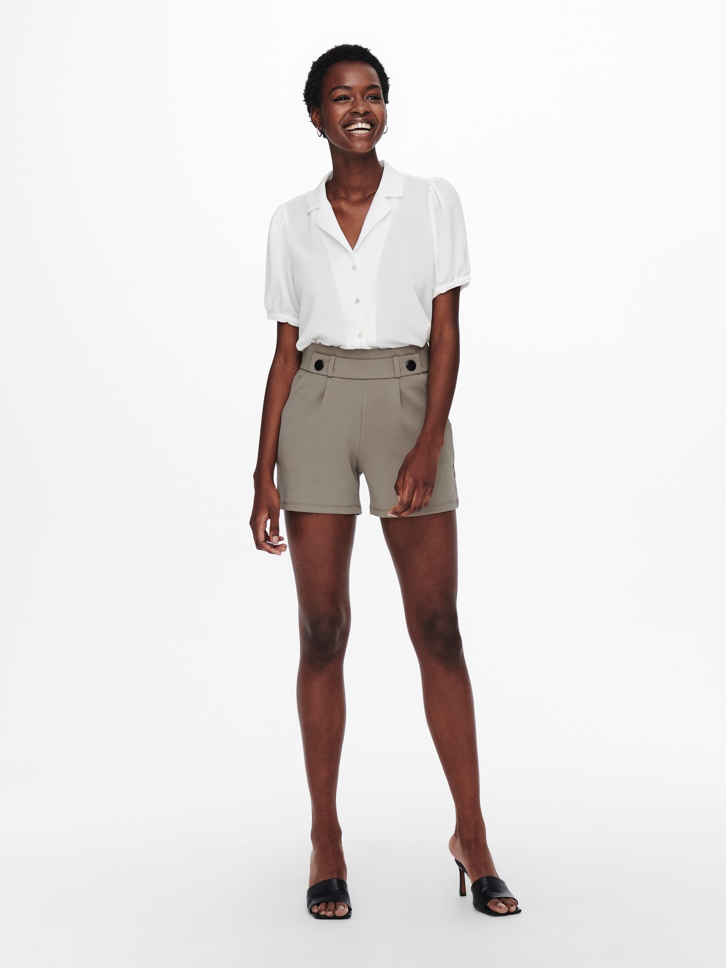 JDY JDYGEGGO SHORTS JRS NOOS Driftwood/BLACK BUTTON 2900164062051