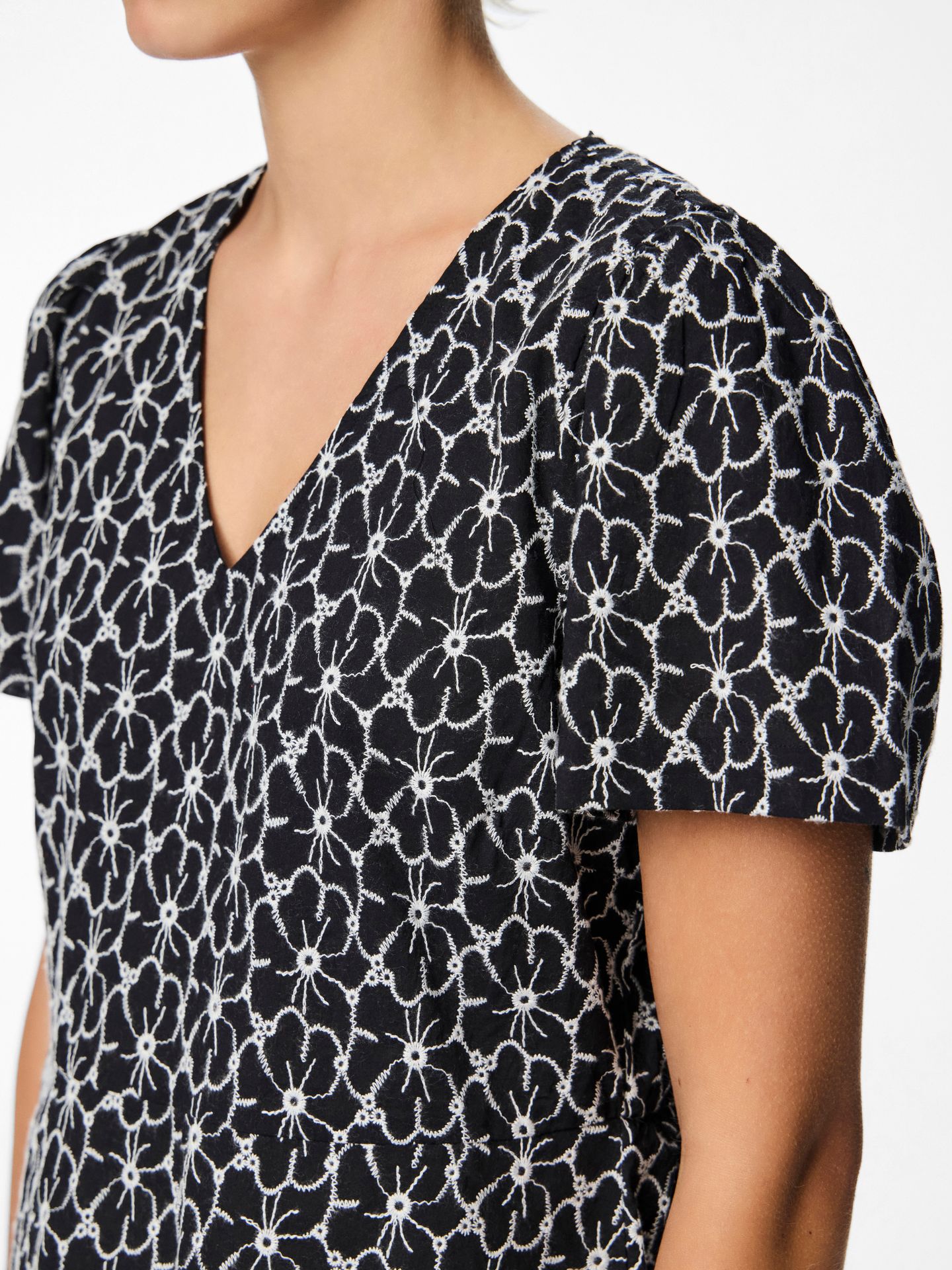 Pieces PCFELISE SS TOP D2D Black/Leo 2900148771016