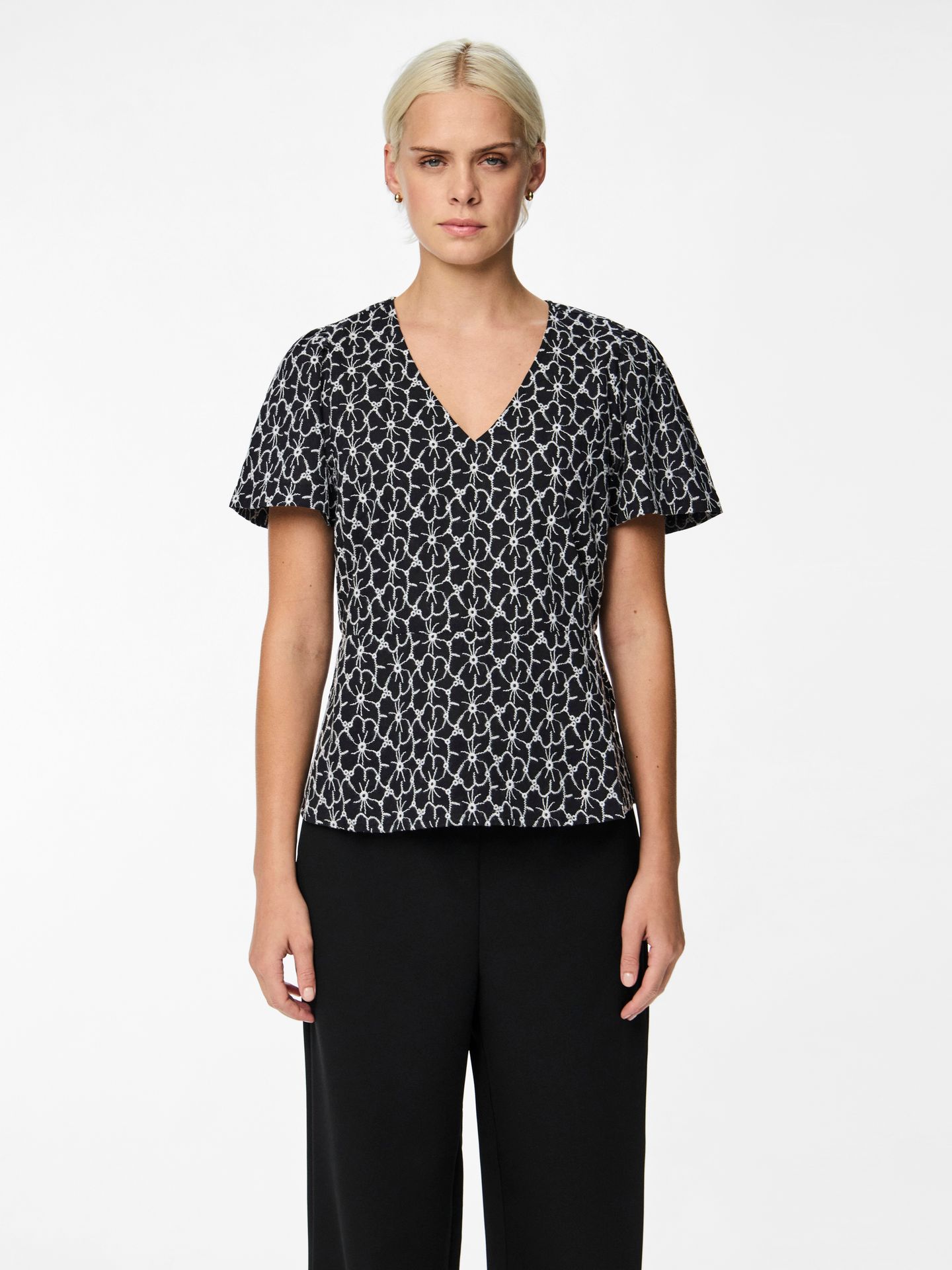 Pieces PCFELISE SS TOP D2D Black/Leo 2900148771016