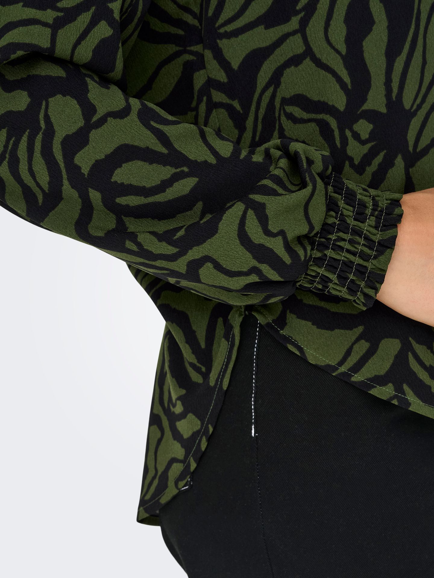 Only loONLELITE LIFE L/S TOP NOOS PTM Rifle Green/Bloom drawing 2900149811025