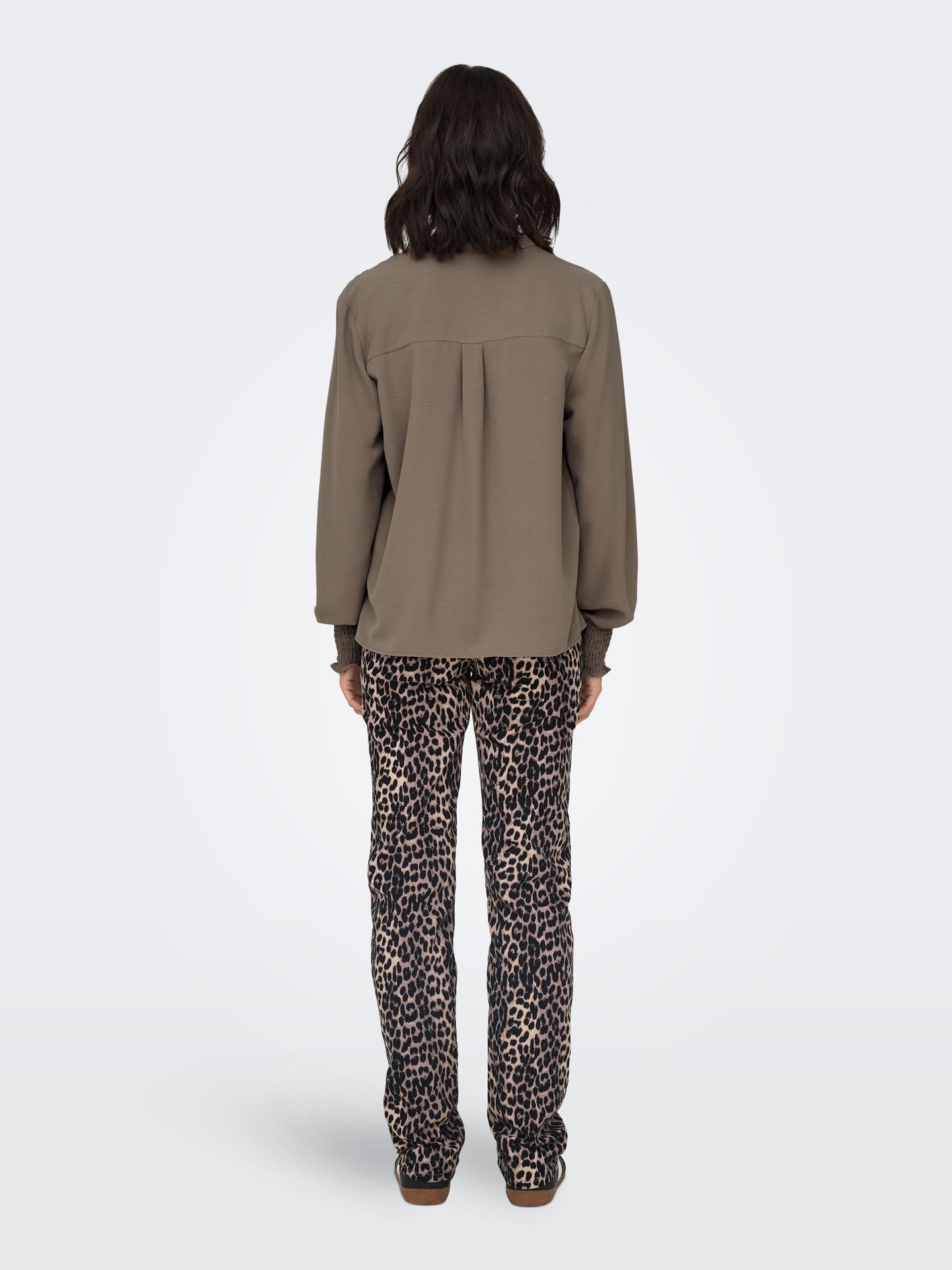 Only ONLMETTE V-NECK LS SMOCK TOP NOOS W Brown Lentil 2900149835021