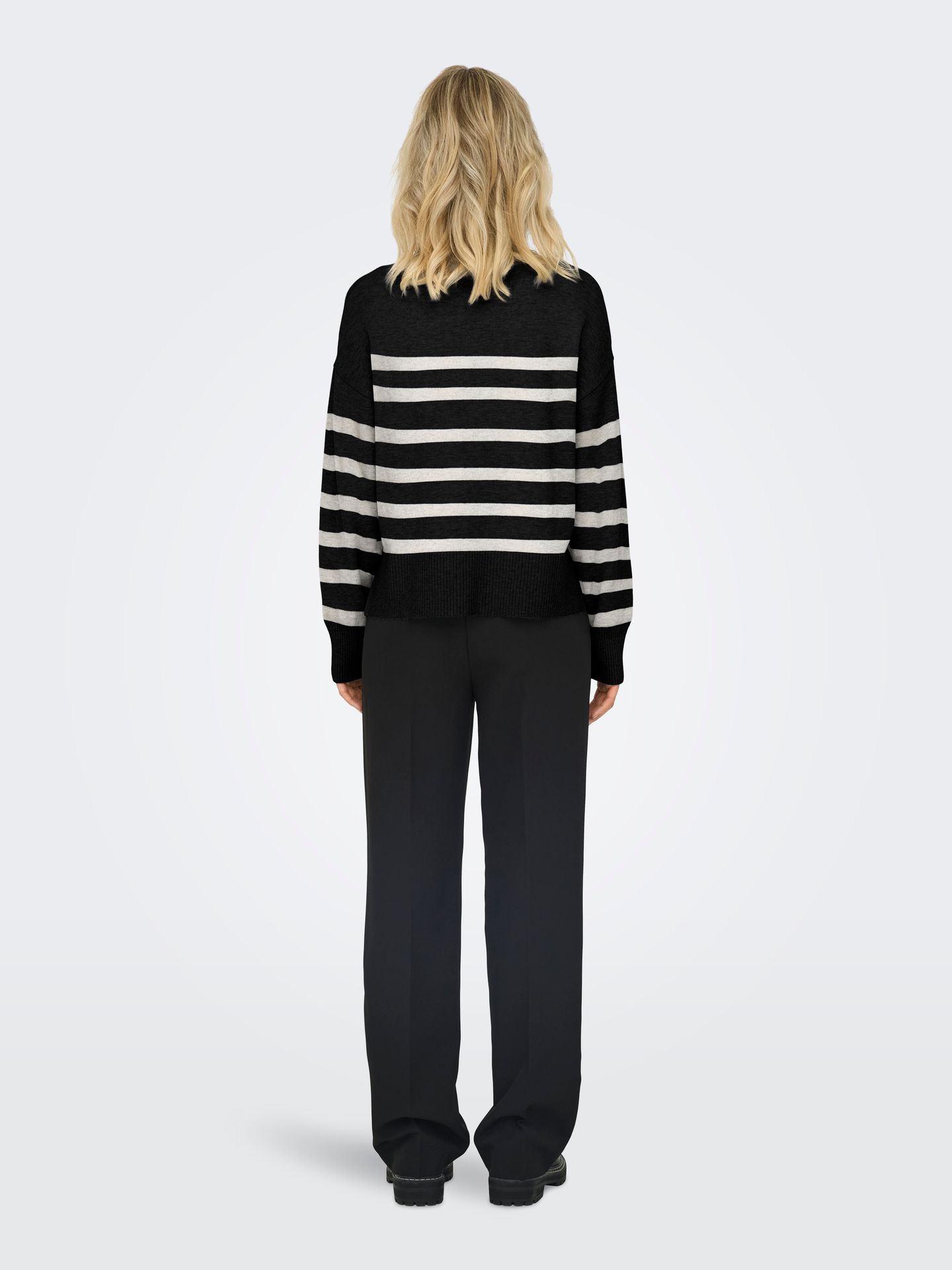 Only ONLBARI L/S HIGHNECK KNT NOOS Black/With Clara Leo 2900150729043