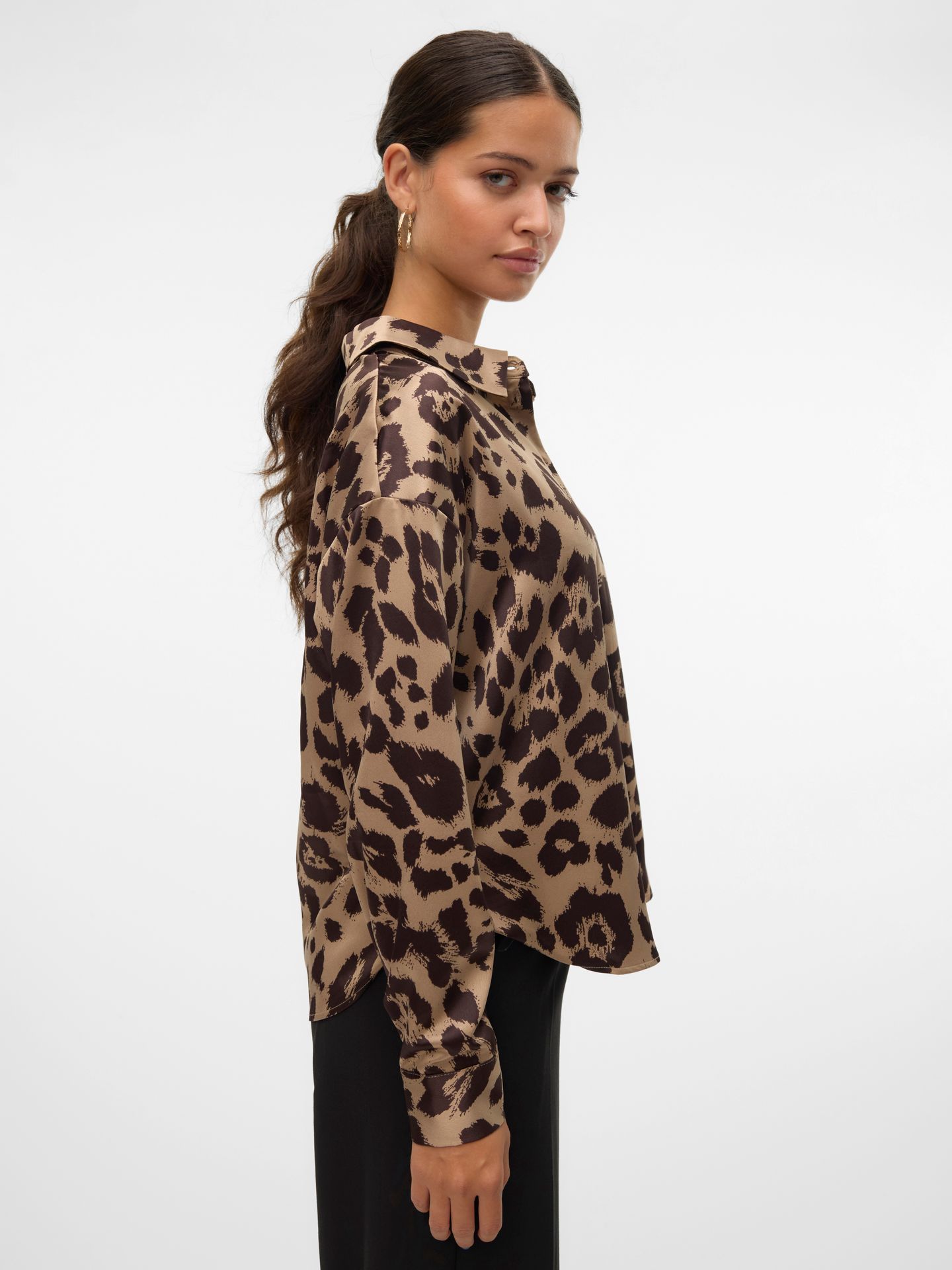Vero Moda VMMERLE LS LOOSE SHIRT WVN GA Silver Mink/W. BIRCH 2900150802029 Vero Moda VMMERLE LS LOOSE SHIRT WVN GA Silver Mink/W. BIRCH 2900150802029
