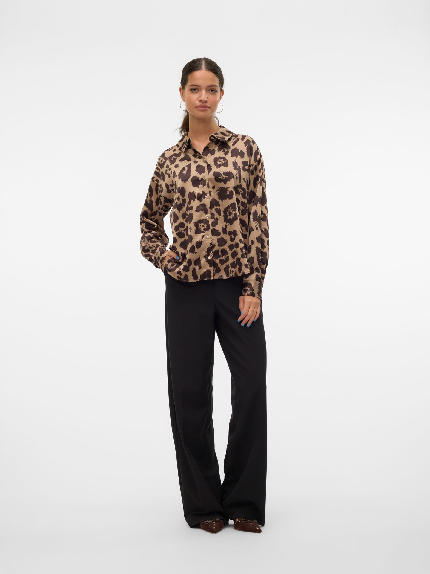 Vero Moda VMMERLE LS LOOSE SHIRT WVN GA Silver Mink/W. BIRCH 2900150802029 Vero Moda VMMERLE LS LOOSE SHIRT WVN GA Silver Mink/W. BIRCH 2900150802029
