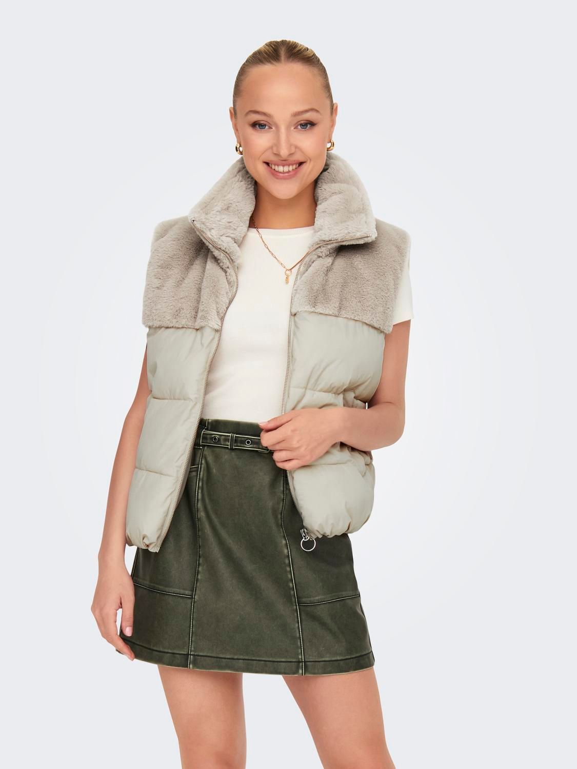 Only ONLWANJA FUR PUFFER MIX WAISTCOAT C Moonbeam 00110494-EKA26011400000876