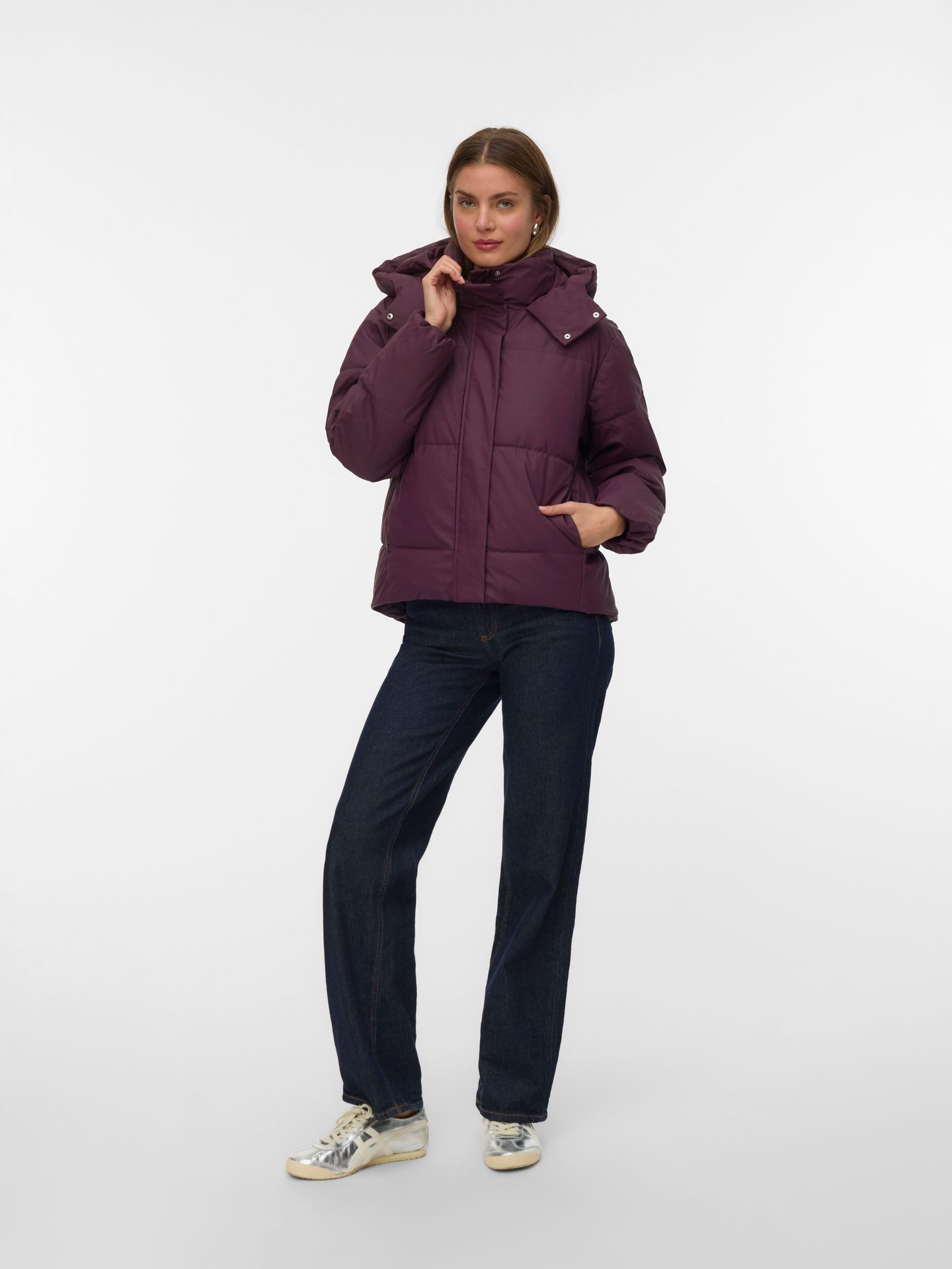 Vero Moda VMGRETAKYLIE SHORT COATED JACKET NO Winetasting 2900161347045 Vero Moda VMGRETAKYLIE SHORT COATED JACKET NO Winetasting 2900161347045