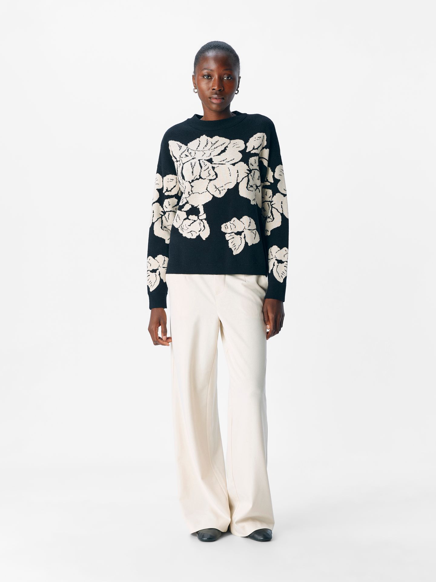 Object OBJRAY LO L/S KNIT PULLOVER AOP NOO Black/Sandshell flowers 2900158860021