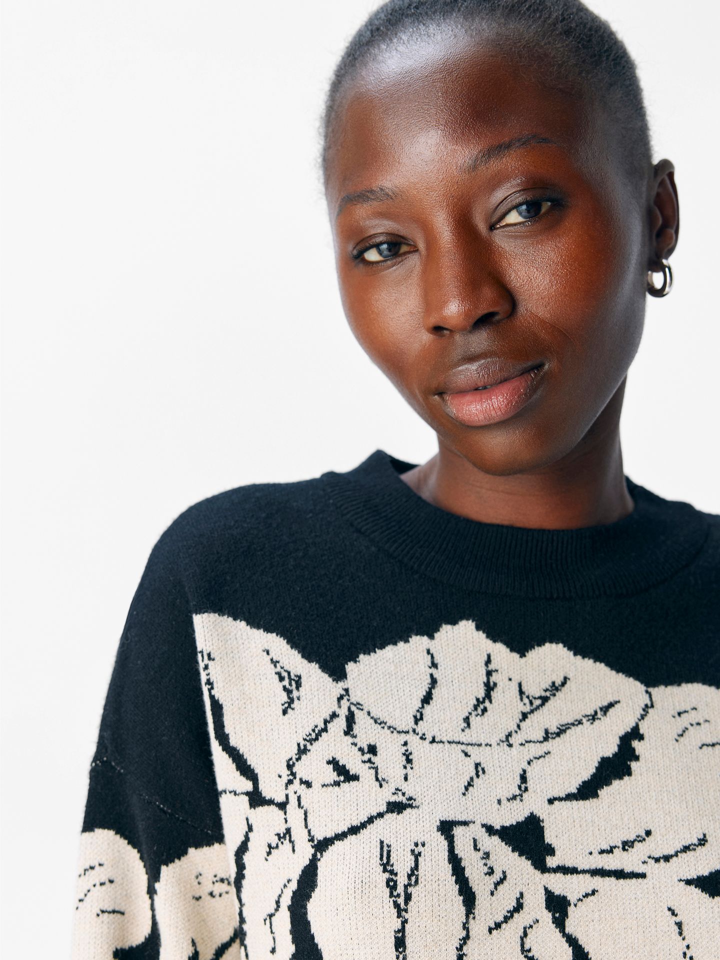 Object OBJRAY LO L/S KNIT PULLOVER AOP NOO Black/Sandshell flowers 2900158860021