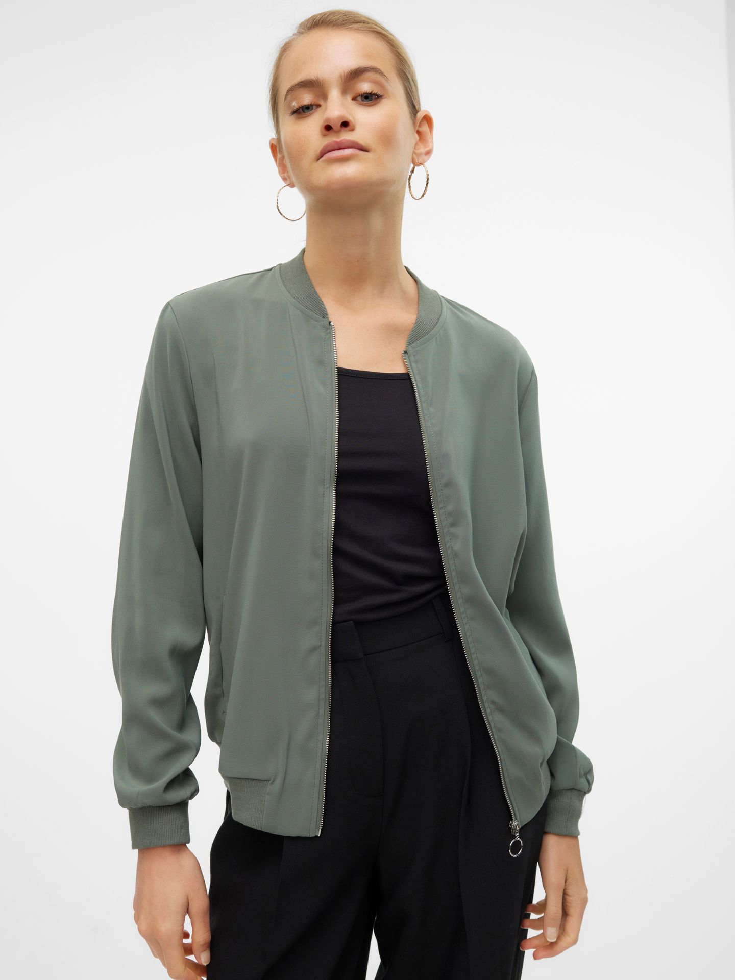 Vero Moda VMCOCO L/S BOMBER GA NOOS Laurel Wreath 2900160250056 Vero Moda VMCOCO L/S BOMBER GA NOOS Laurel Wreath 2900160250056