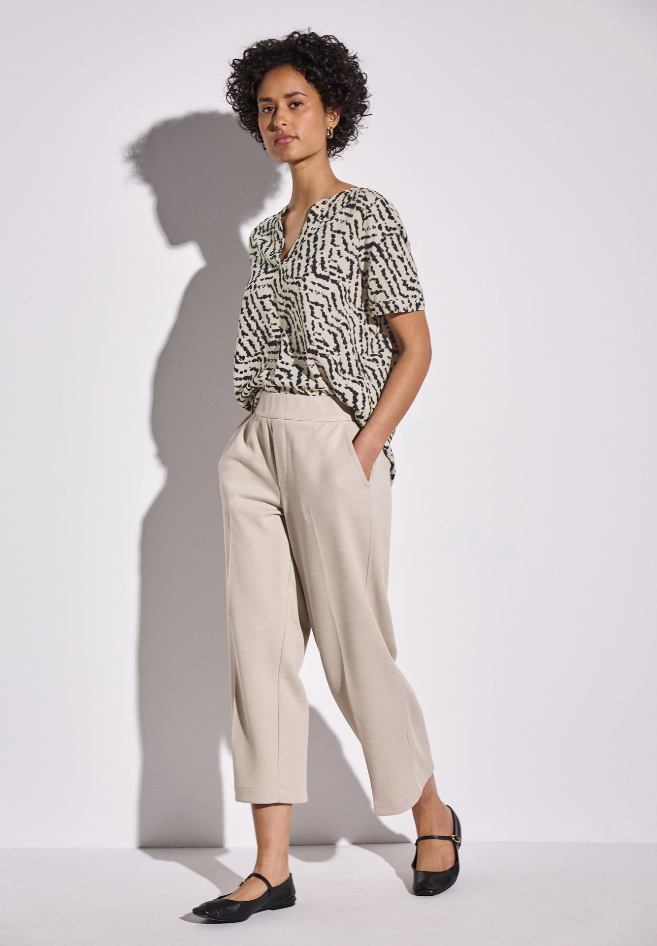 Street-One A345627 LTD QR Splitneck blouse w t moonstone sand 2900152861048