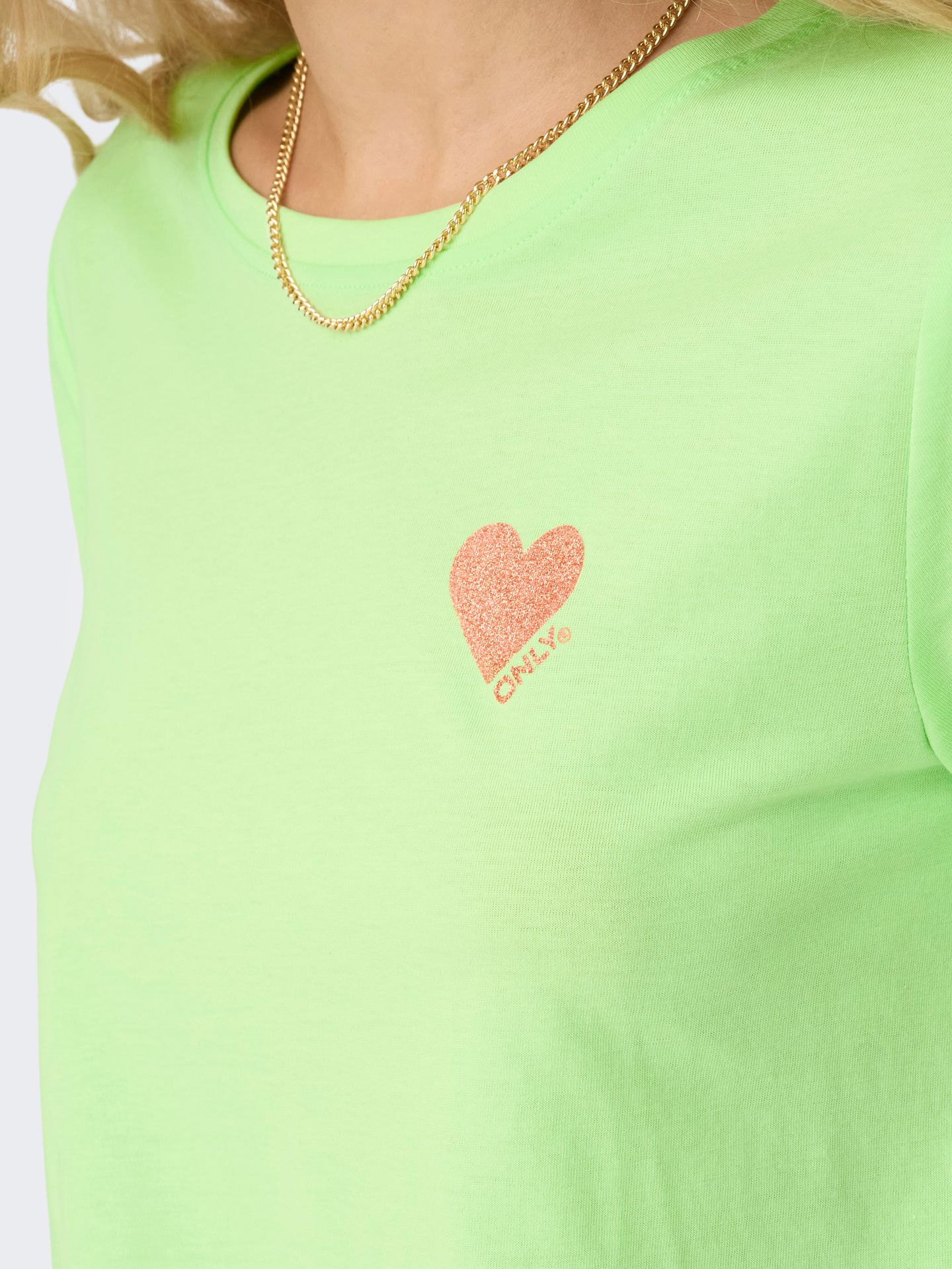 Only ONLKITA LIFE S/S TOP NOOS Paradise Green/Gold glitter heart 2900152984013