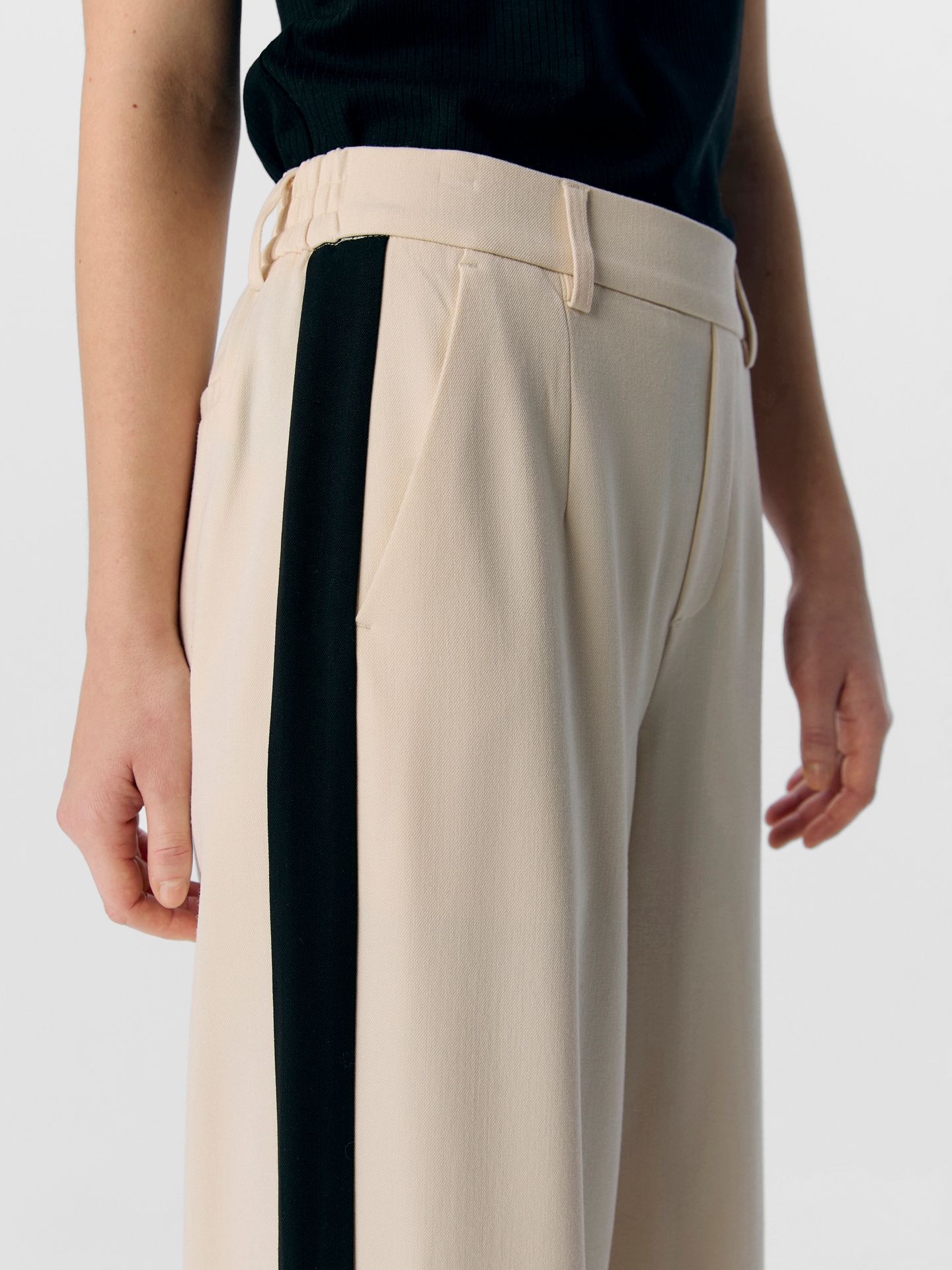 Object OBJLISA WIDE PANT AOP NOOS Sandshell/Black track col 2900154457027