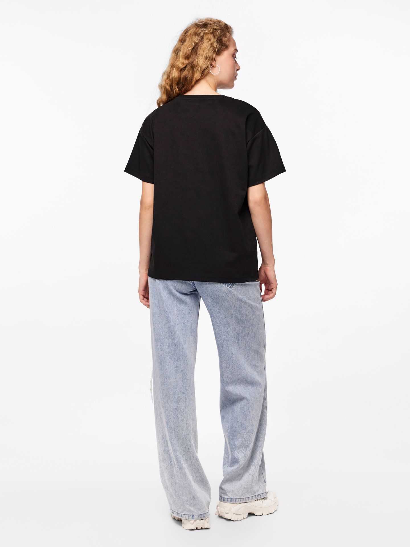 Pieces PCSKYLAR SS OVERSIZED TEE JRS NOOS Black 2900153531025 Pieces PCSKYLAR SS OVERSIZED TEE JRS NOOS Black 2900153531025