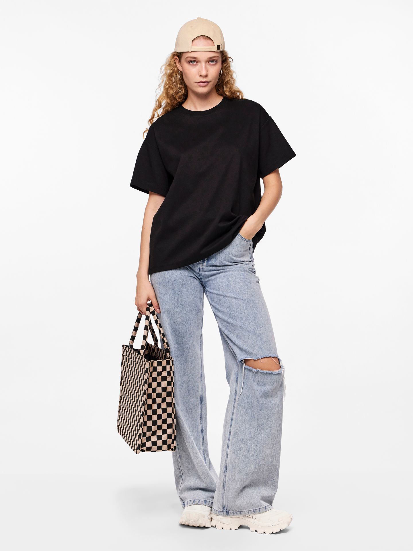 Pieces PCSKYLAR SS OVERSIZED TEE JRS NOOS Black 2900153531025 Pieces PCSKYLAR SS OVERSIZED TEE JRS NOOS Black 2900153531025